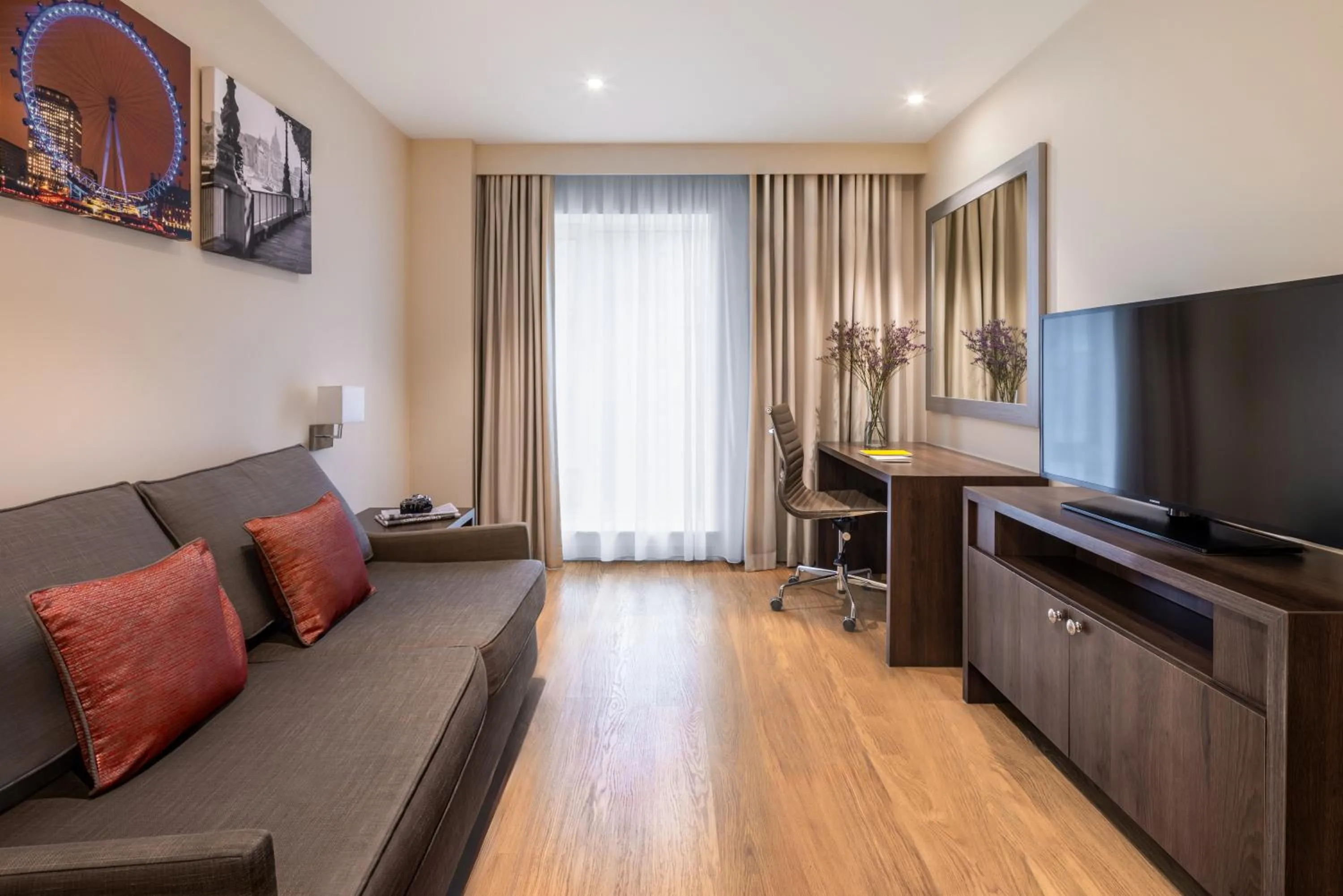 Living room in Marlin Waterloo