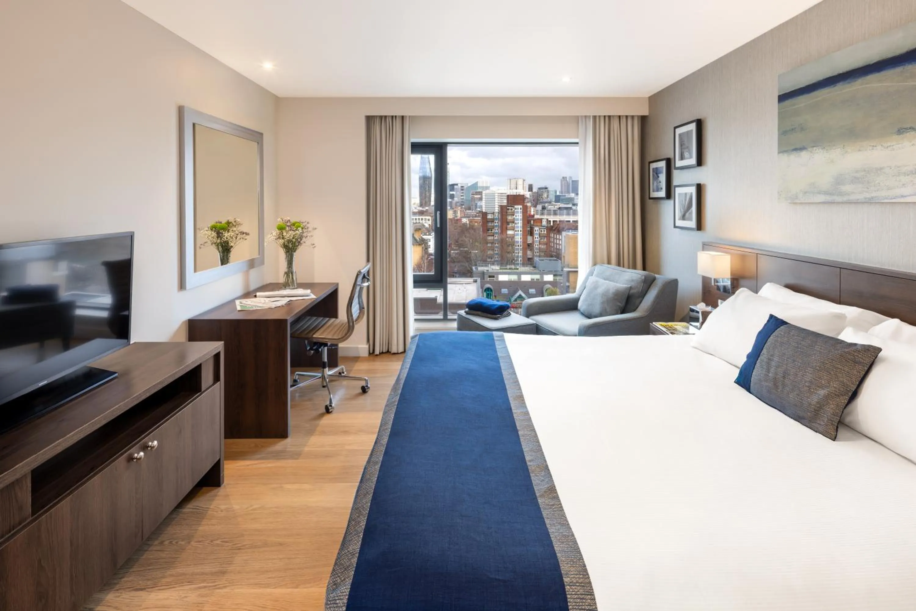 Bedroom, Bed in Marlin Waterloo