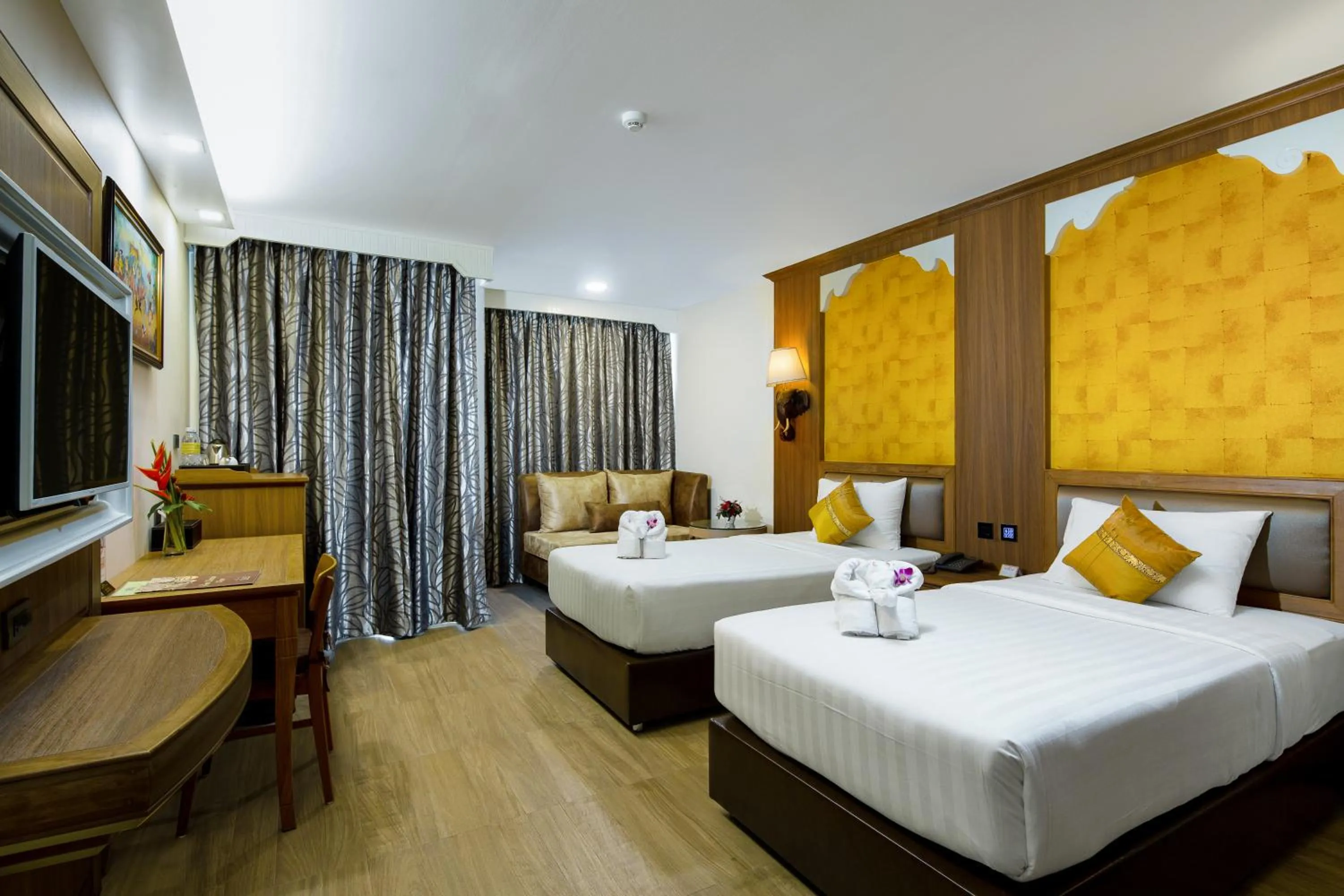 Bed in Aiyara Palace