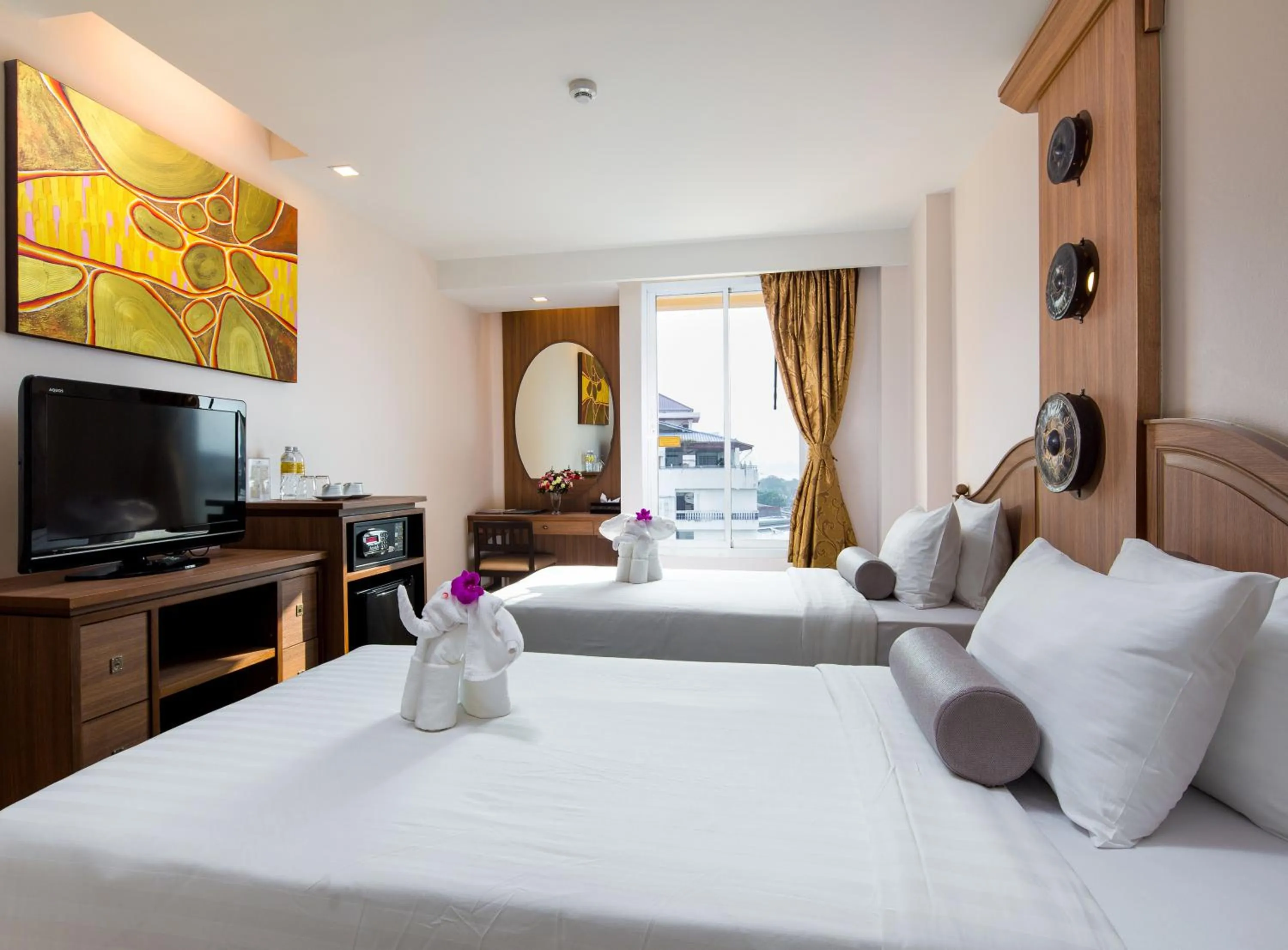 Bed in Aiyara Palace