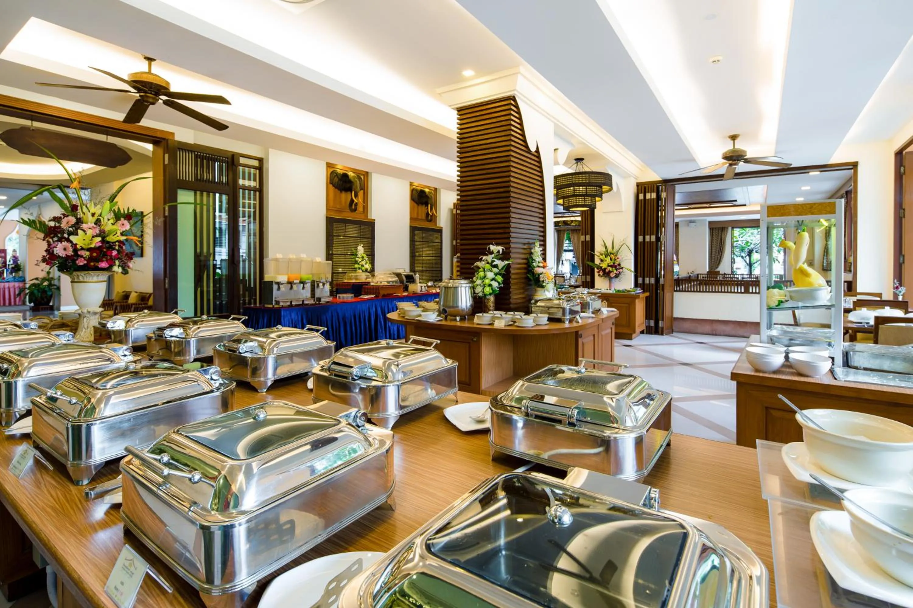 Breakfast in Aiyara Palace