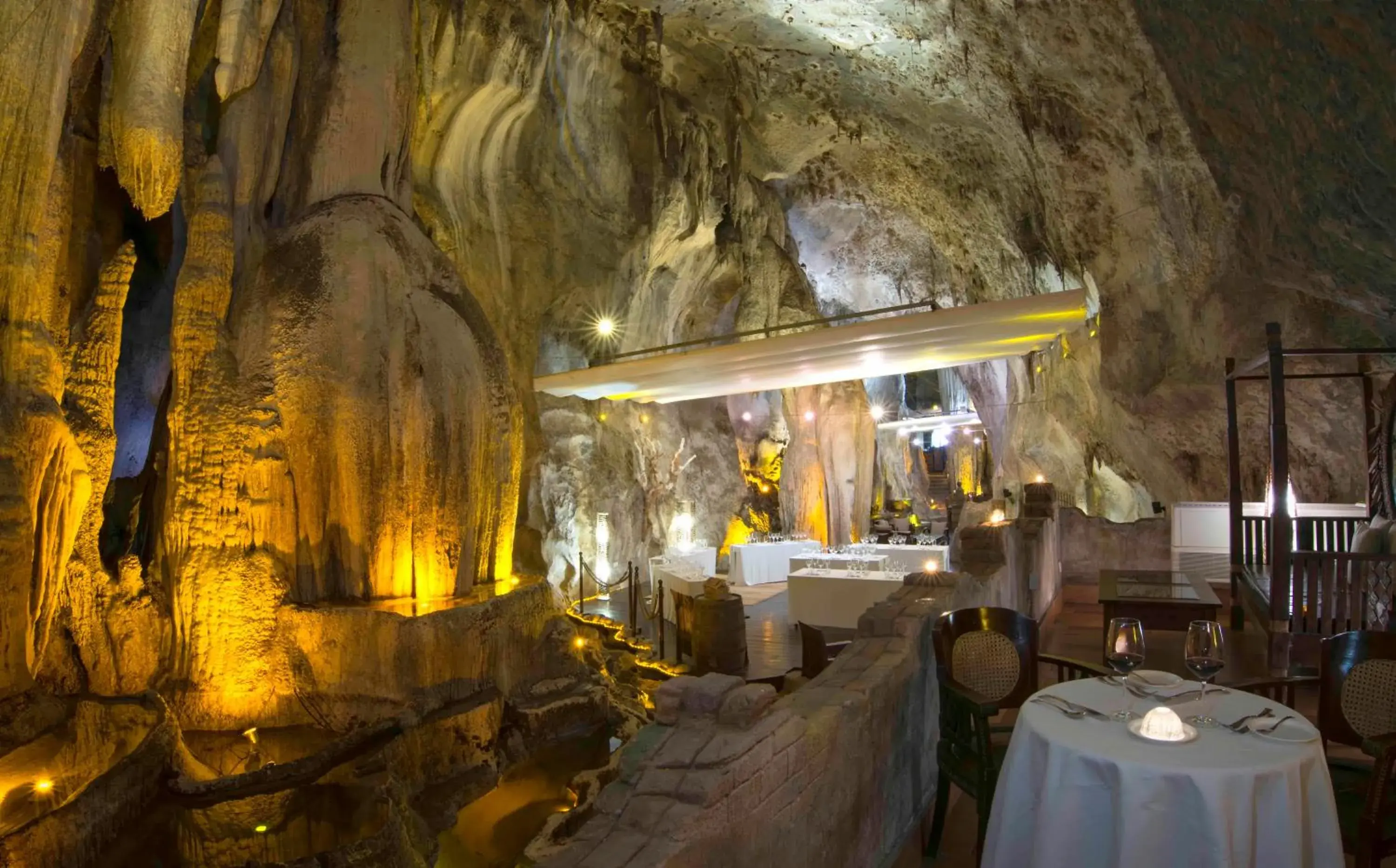 Lounge or bar in The Banjaran Hotsprings Retreat Lounge or bar in The Banjaran Hotsprings Retreat