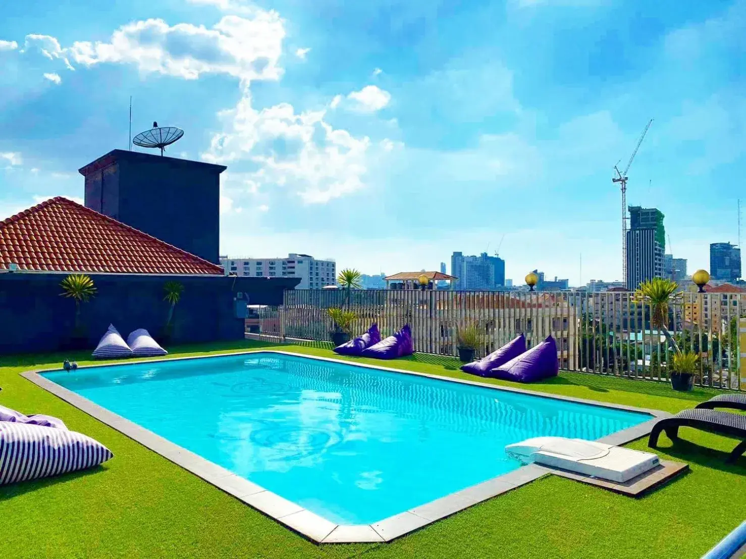 Swimming pool in Embryo Hotel Swimming pool in Embryo Hotel