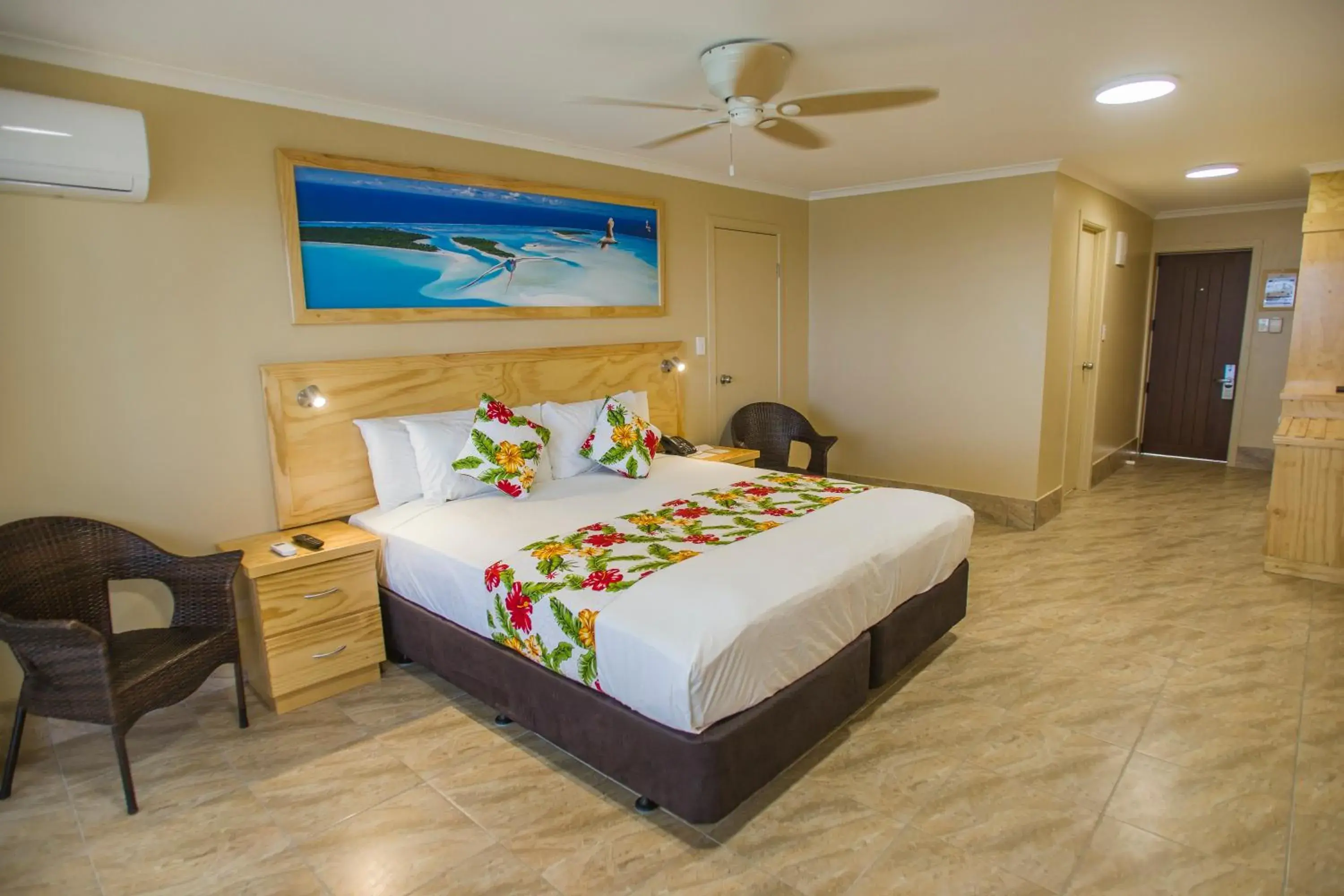 Photo of the whole room, Bed in The Edgewater Resort & Spa Photo of the whole room, Bed in The Edgewater Resort & Spa