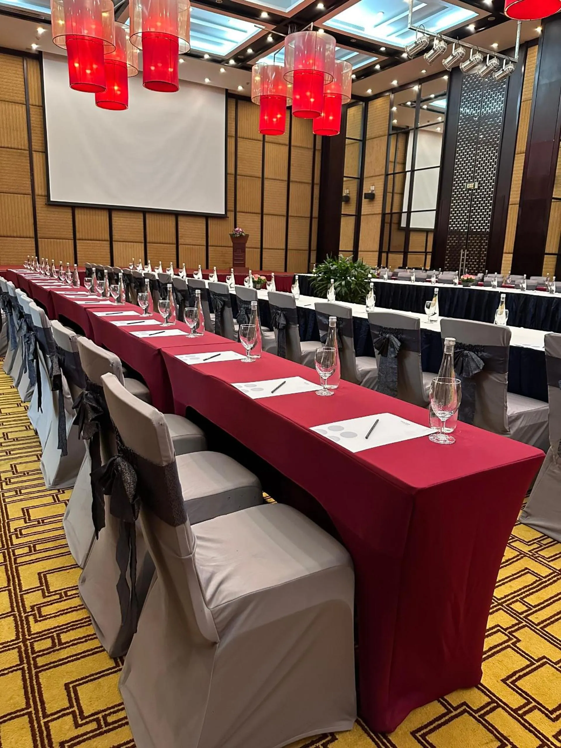 Restaurant/places to eat in Novotel Ha Long Bay Hotel