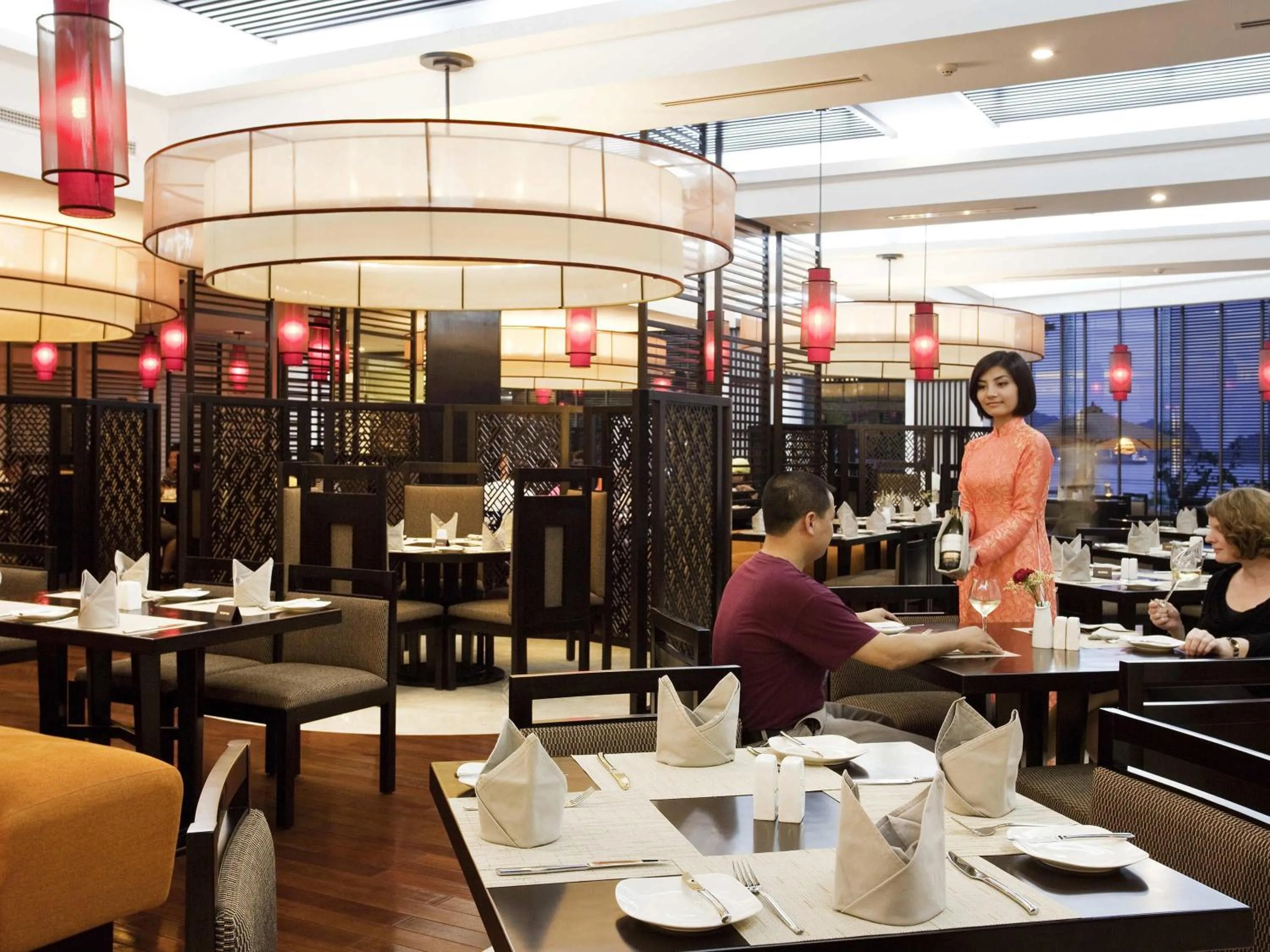 Restaurant/places to eat in Novotel Ha Long Bay Hotel