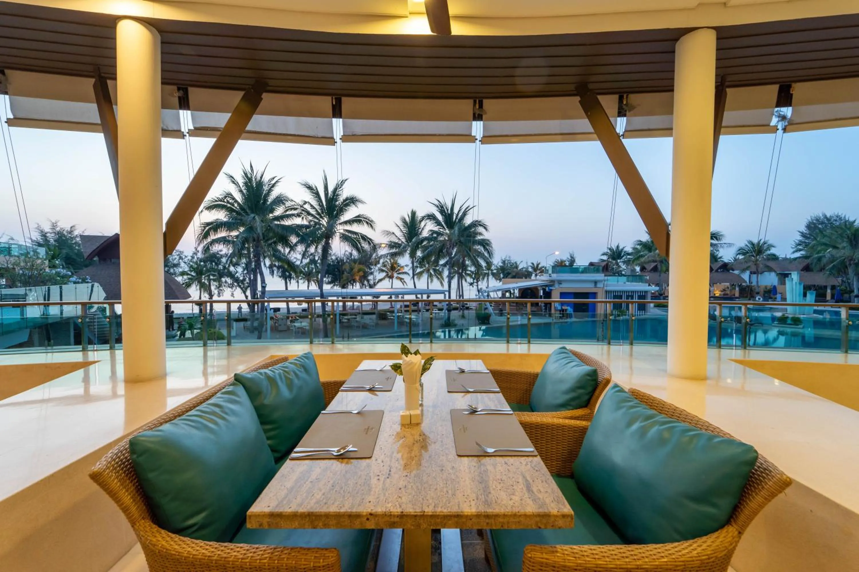 Restaurant/places to eat in Springfield @Sea Resort & Spa