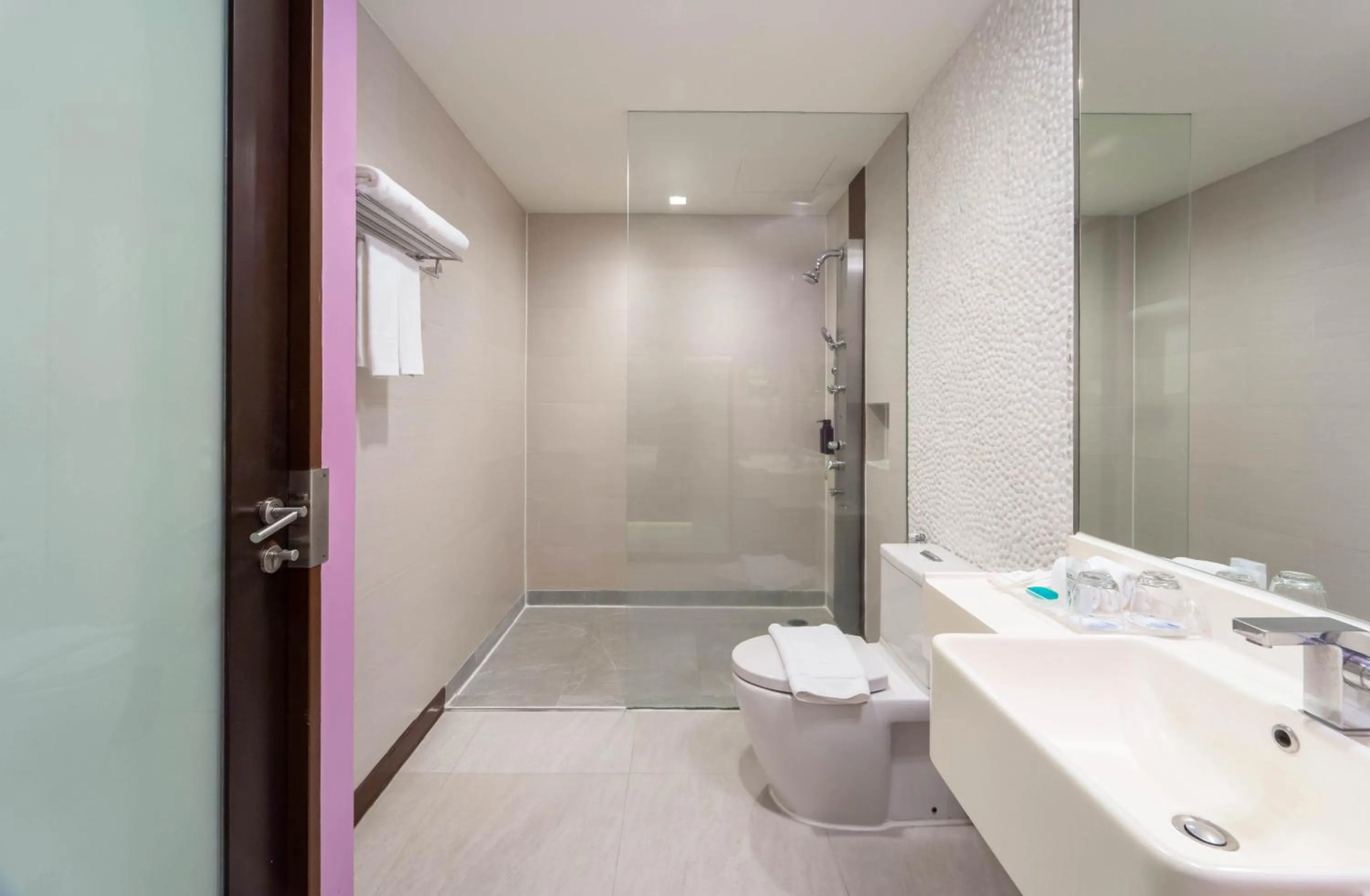 Shower in Springfield @Sea Resort & Spa