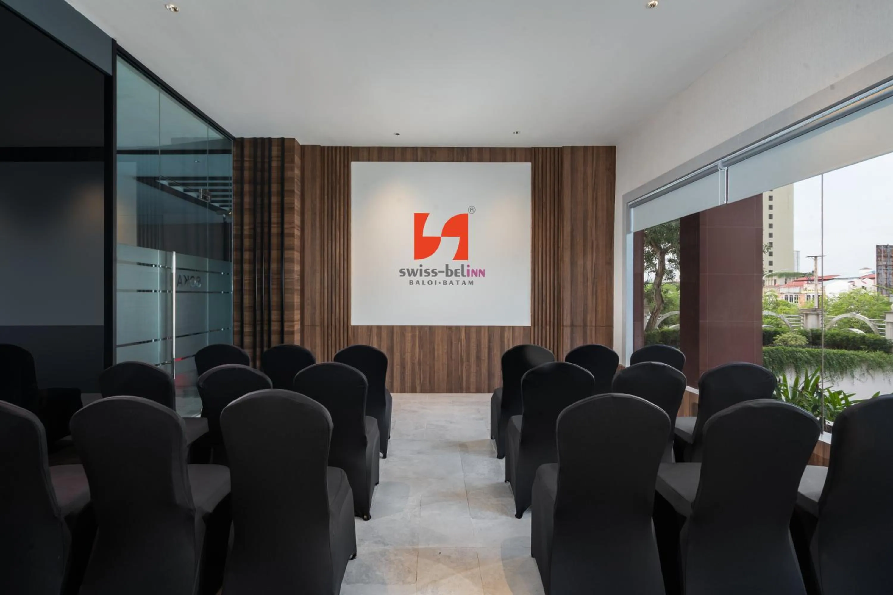 Meeting/conference room in Swiss-Belinn Baloi Batam