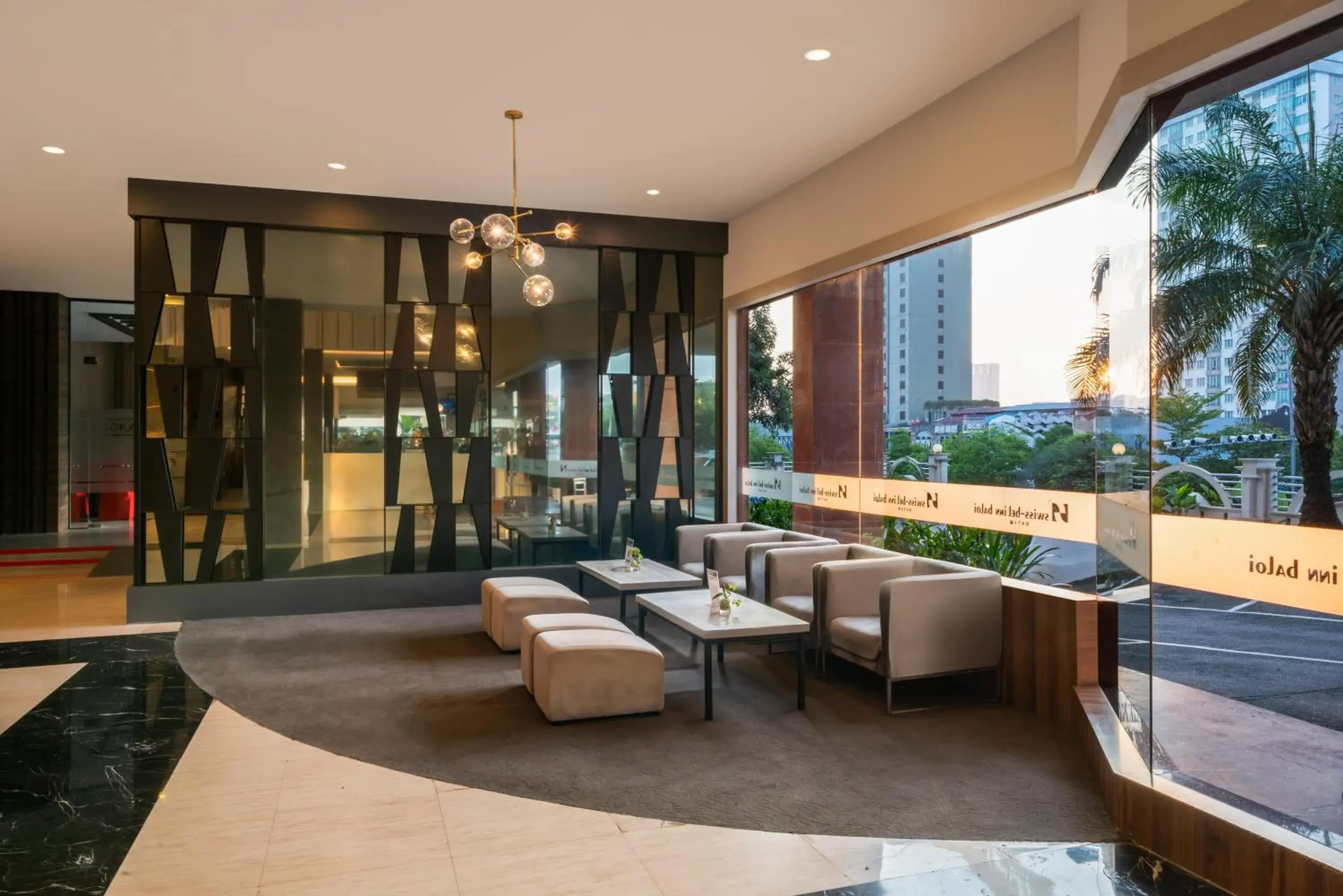 Lobby or reception in Swiss-Belinn Baloi Batam Lobby or reception in Swiss-Belinn Baloi Batam