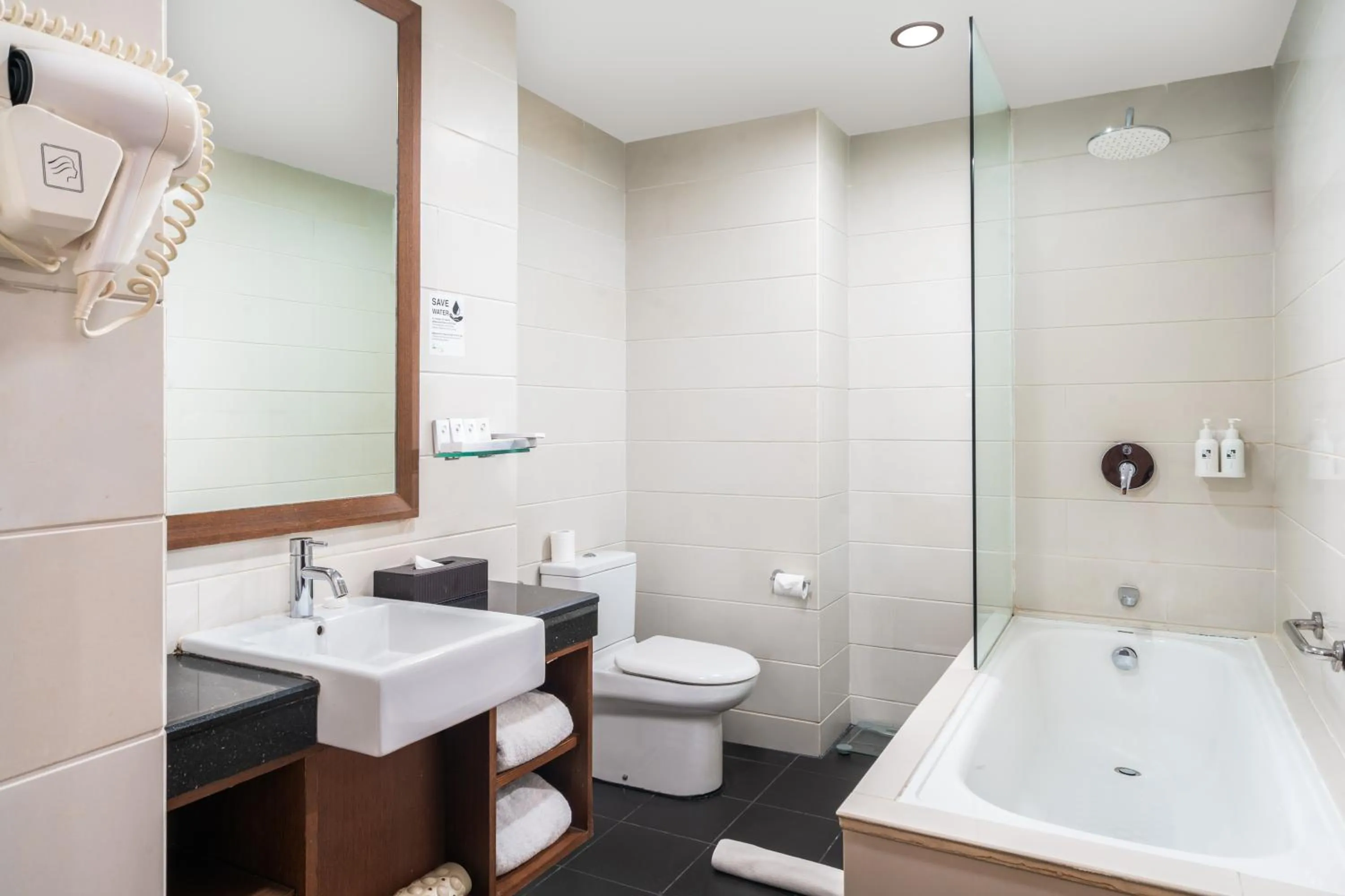 Bath in Swiss-Belinn Baloi Batam