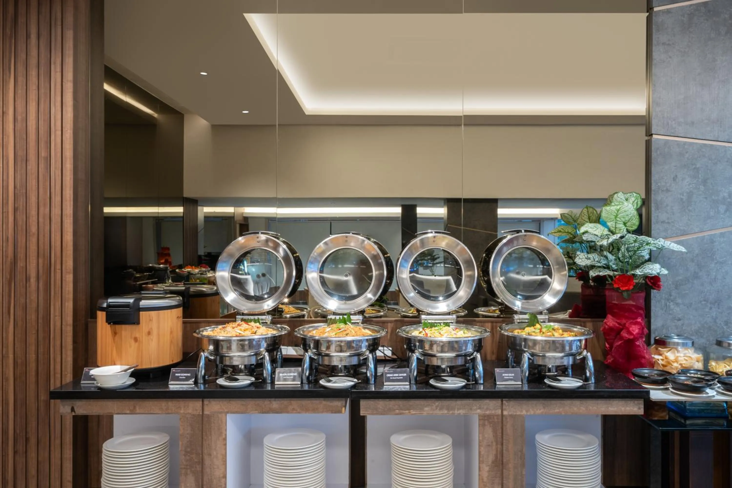 Buffet breakfast in Swiss-Belinn Baloi Batam