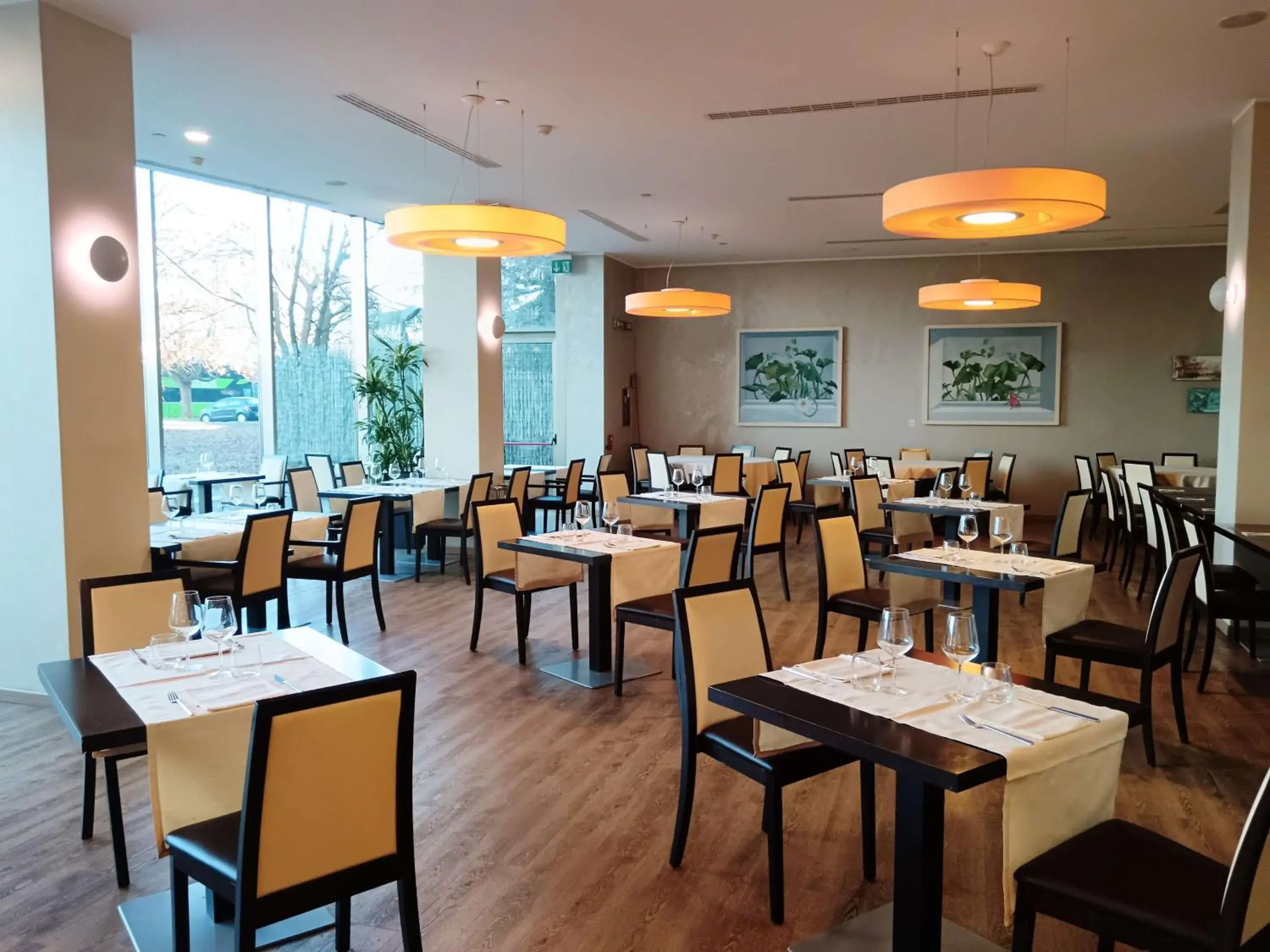 Restaurant/places to eat in Best Western Plus The Hub Hotel Restaurant/places to eat in Best Western Plus The Hub Hotel