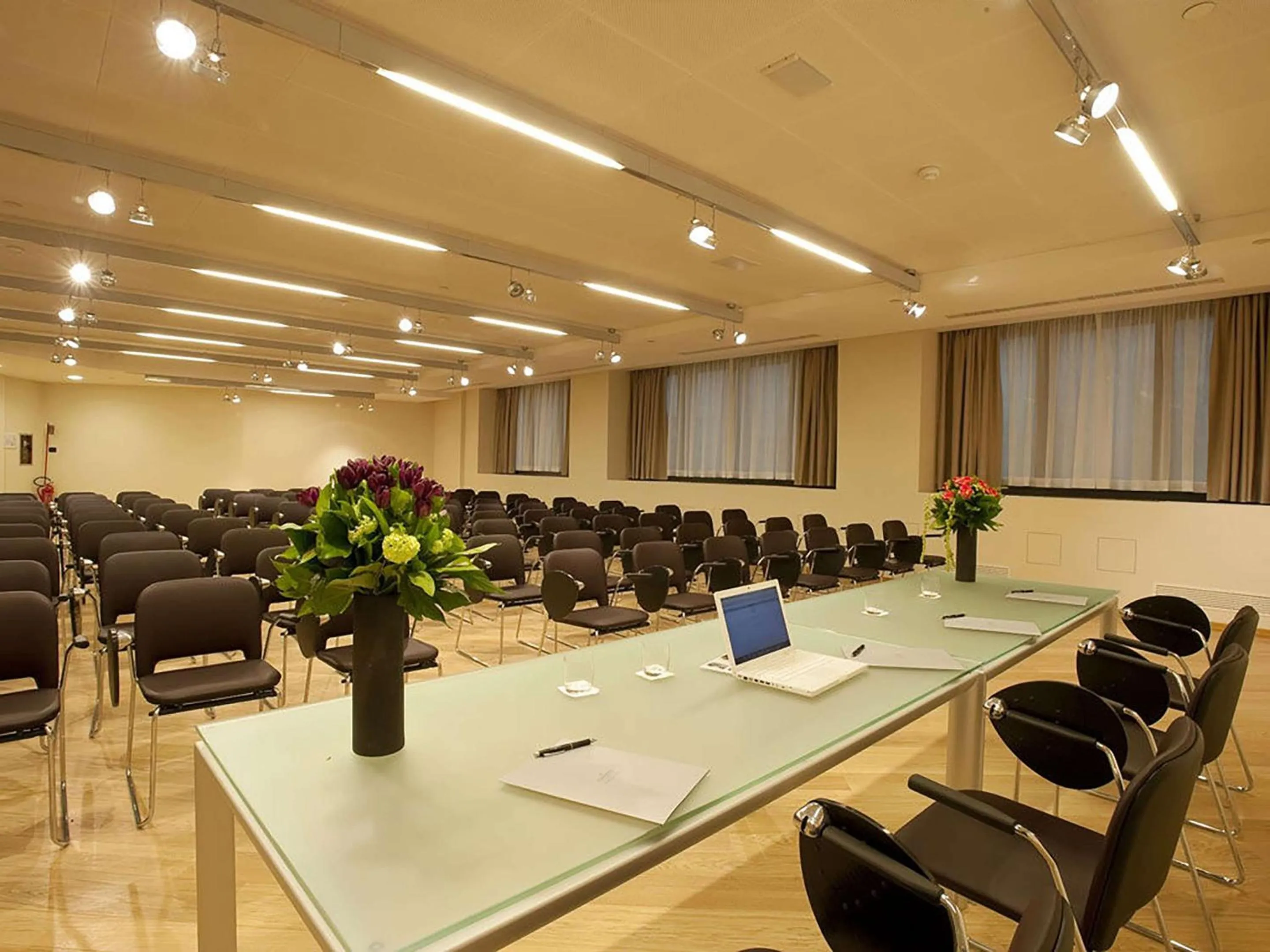 Bedroom in Best Western Plus The Hub Hotel