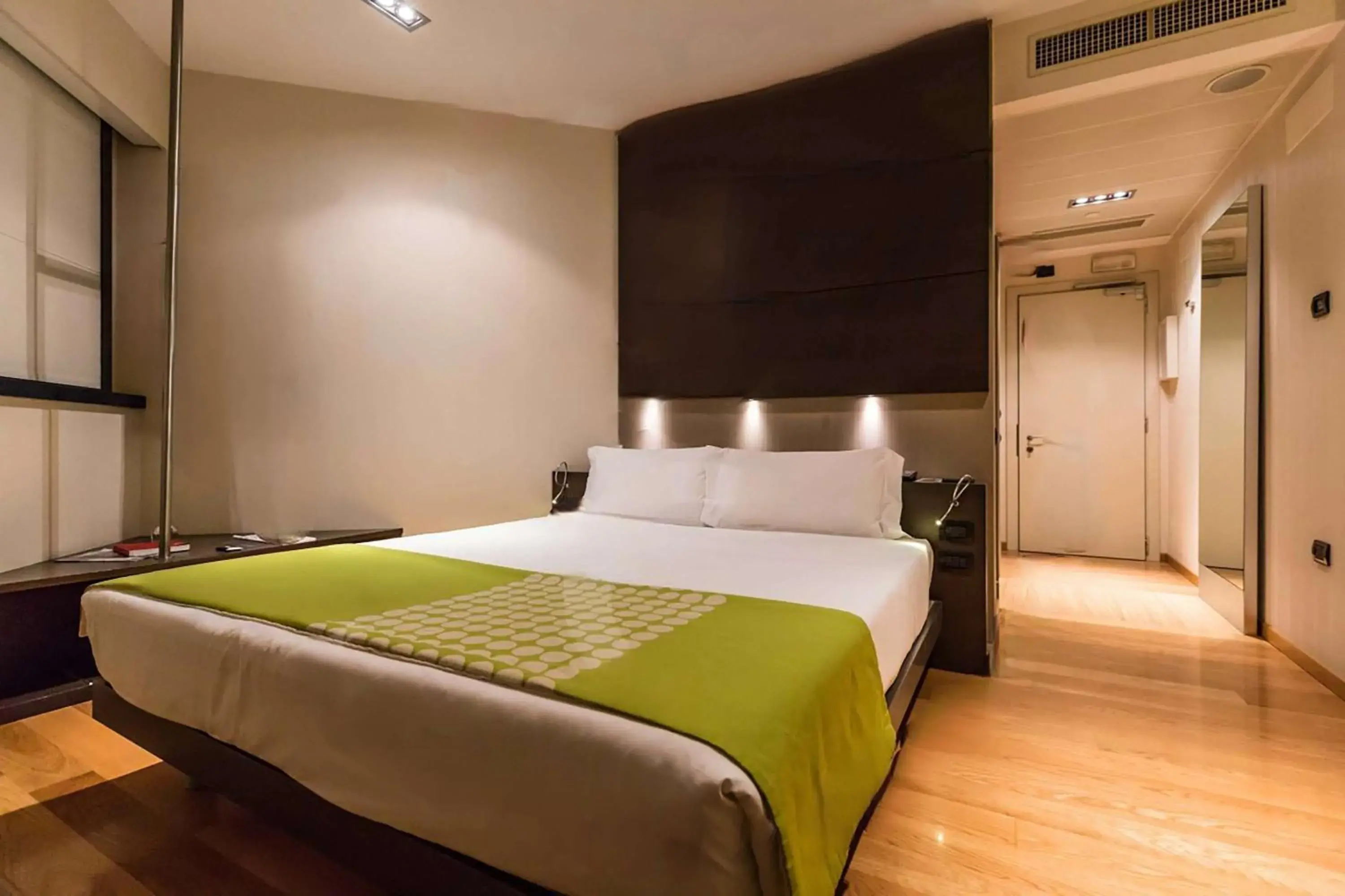 Bedroom, Bed in Best Western Plus The Hub Hotel Bedroom, Bed in Best Western Plus The Hub Hotel