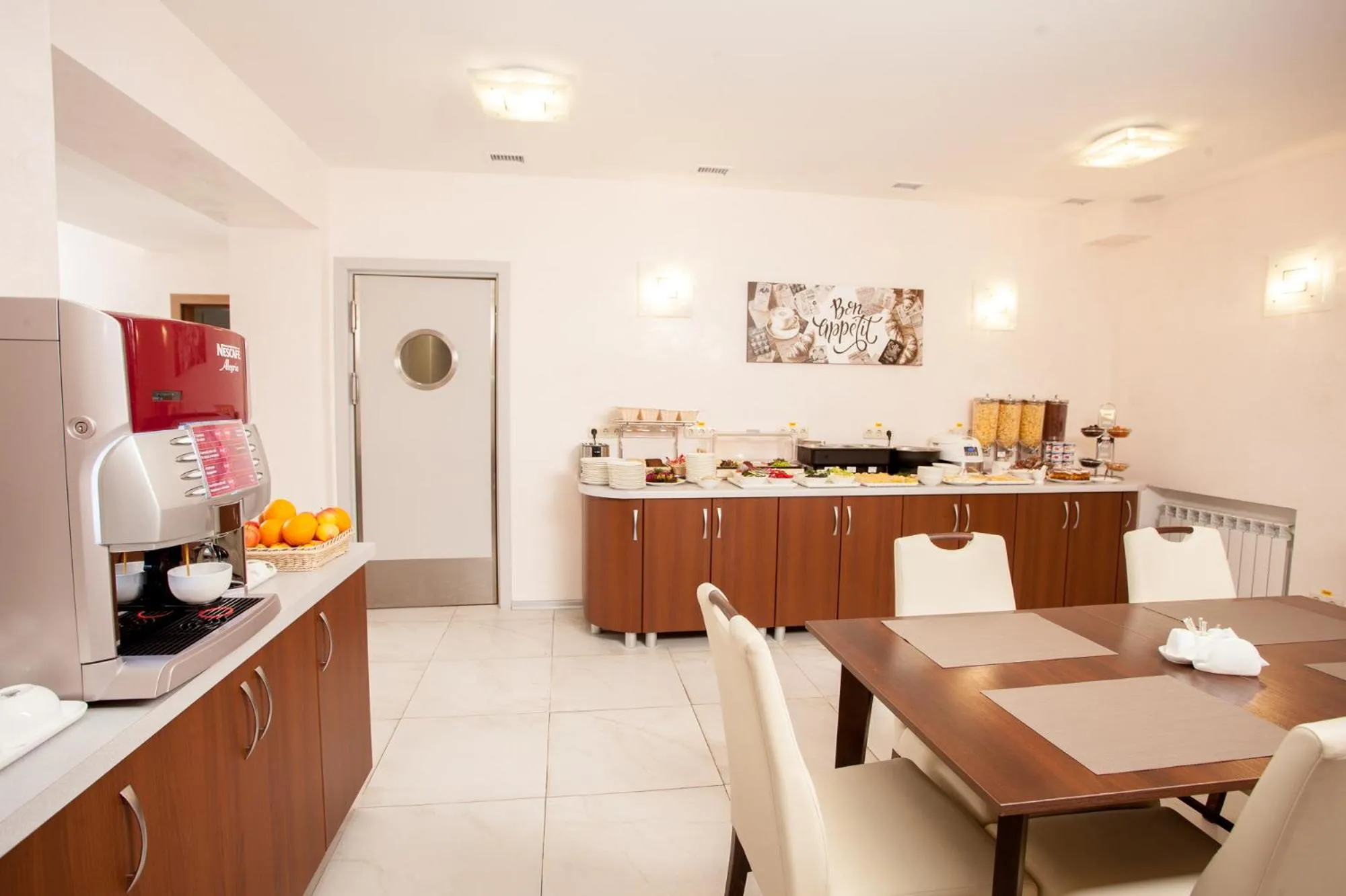 Buffet breakfast in Mackintosh Hotel