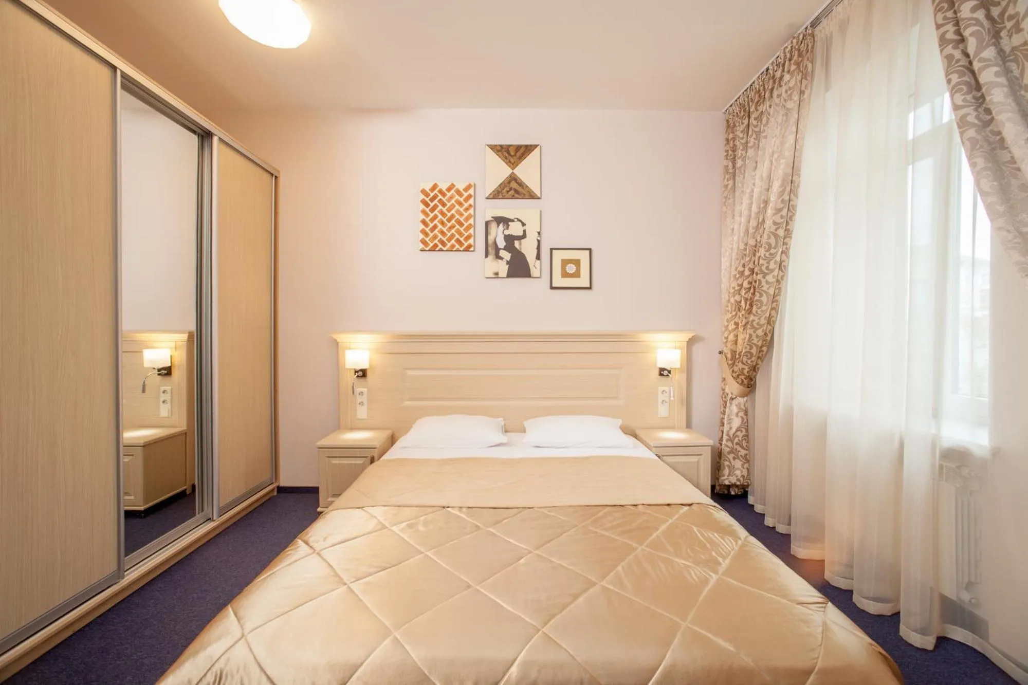 Decorative detail, Bed in Mackintosh Hotel