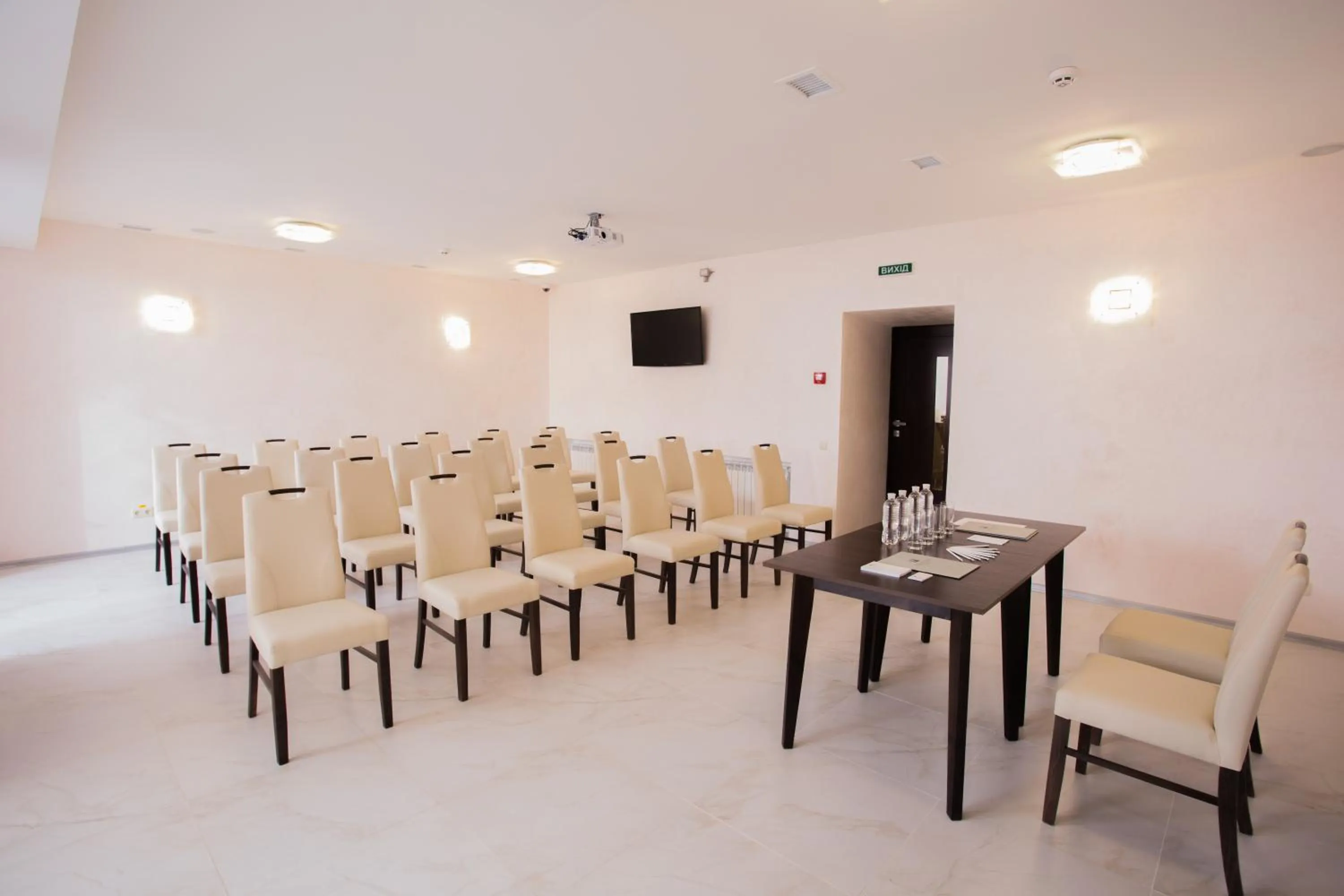 Meeting/conference room in Mackintosh Hotel