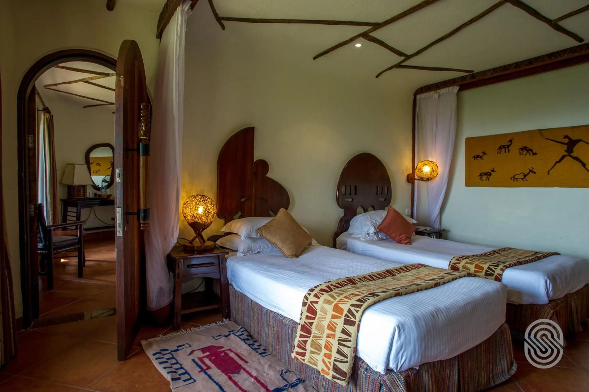 Bedroom, Bed in Serengeti Serena Safari Lodge