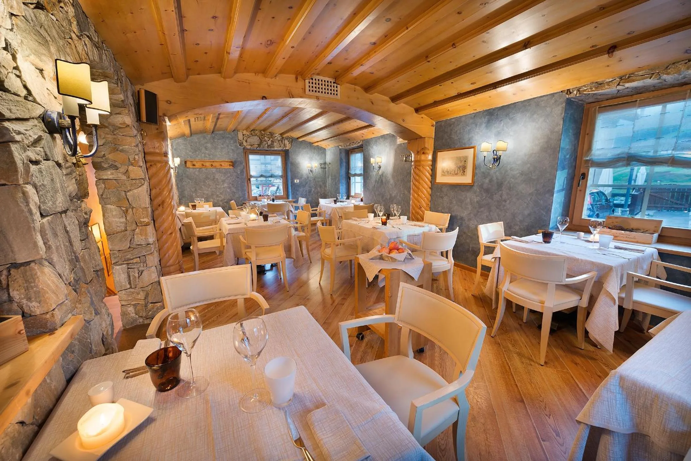 Restaurant/places to eat in Hotel Astra