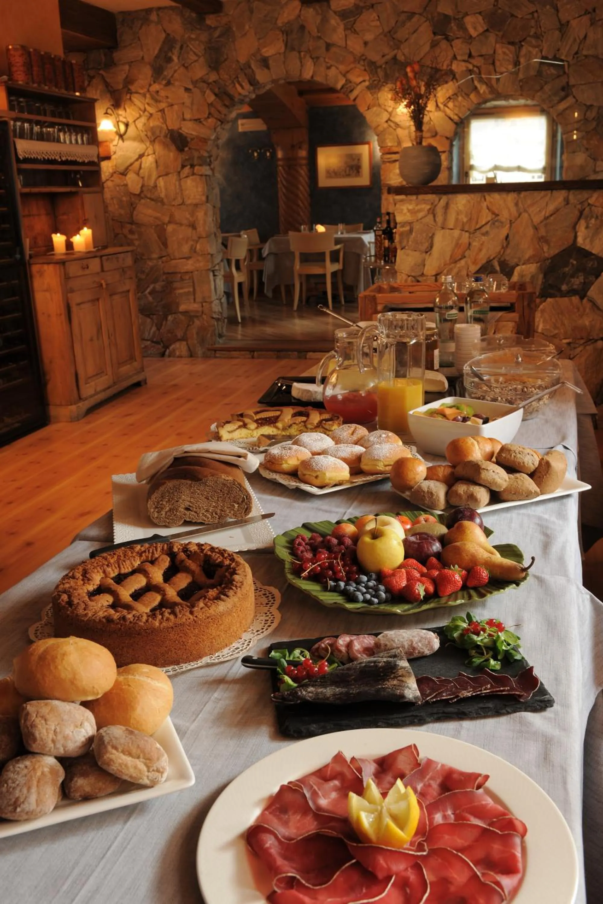 Restaurant/places to eat in Hotel Astra