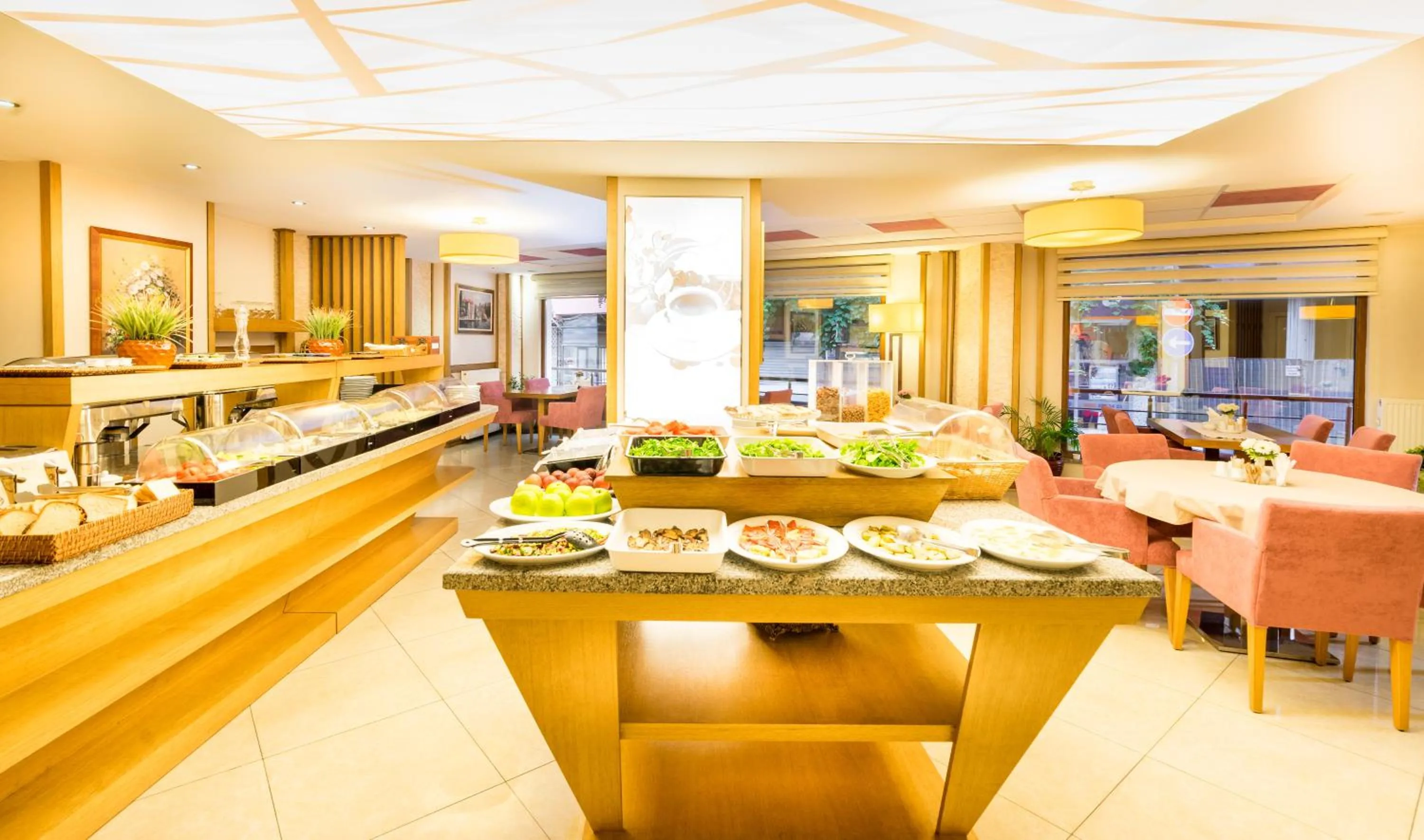 Food and drinks in Levent Hotel Istanbul