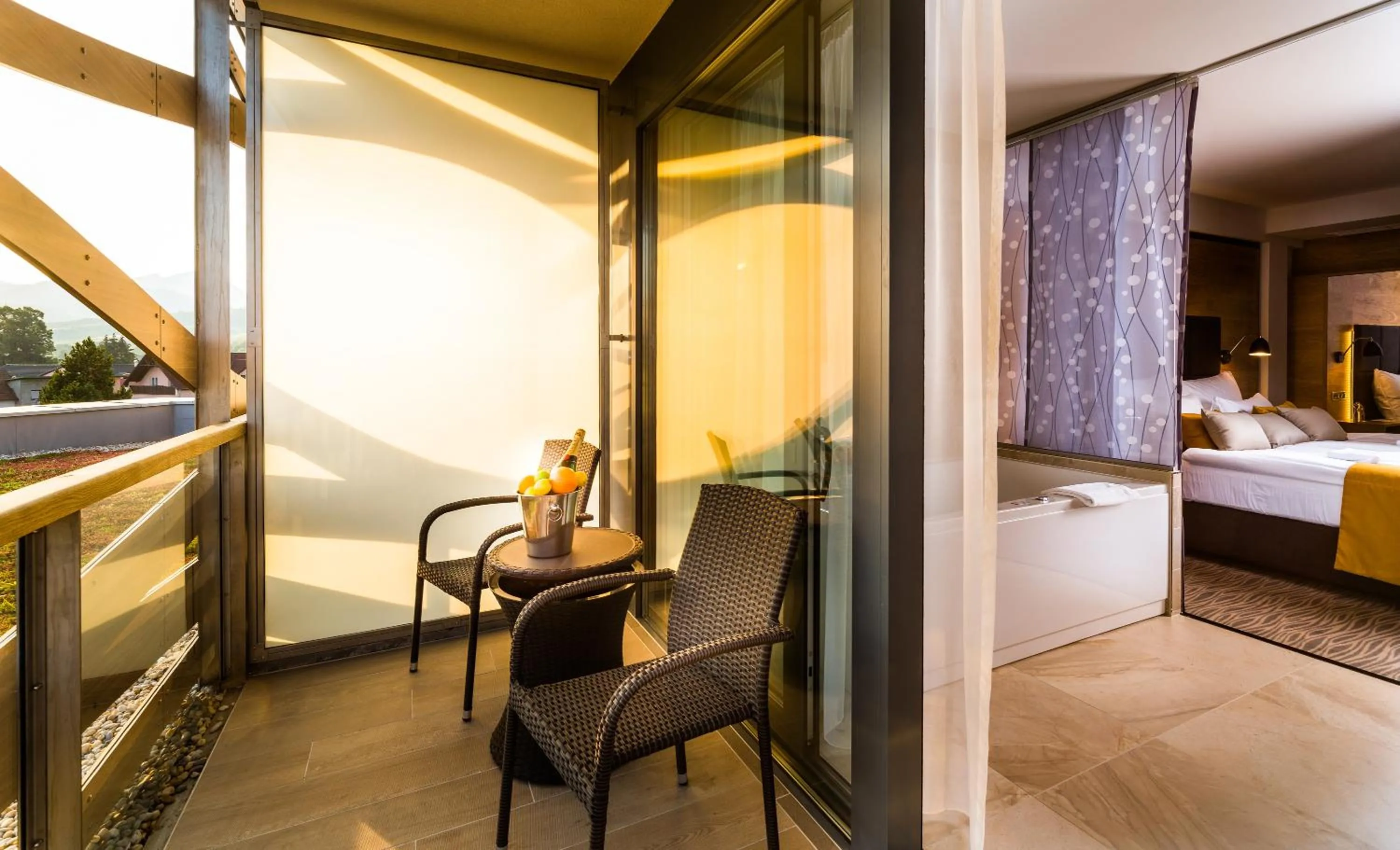 Bathroom, Bed in Hotel Galeria Thermal Bešeňová