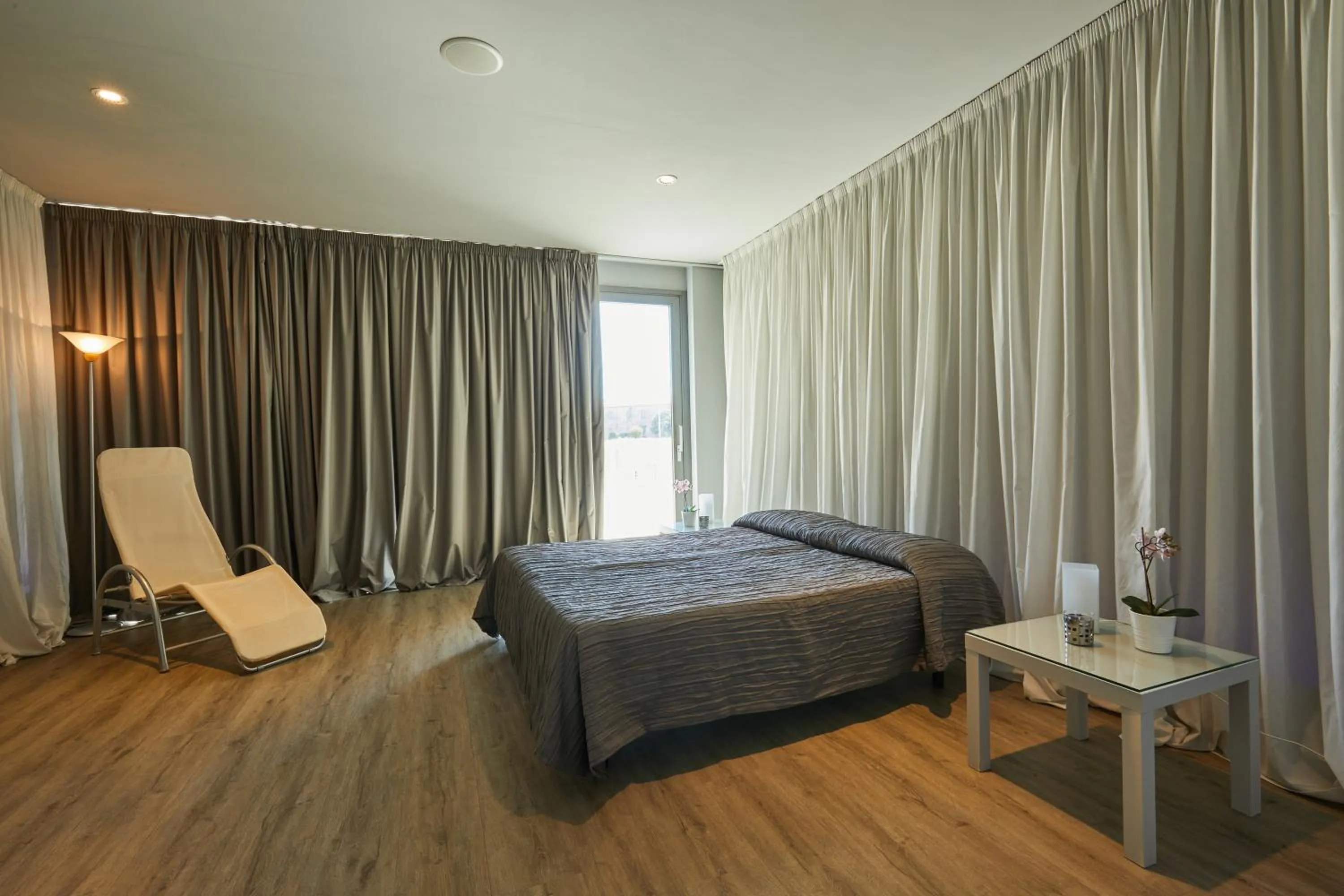 Bed in Castelmartini Wellness & Business Hotel