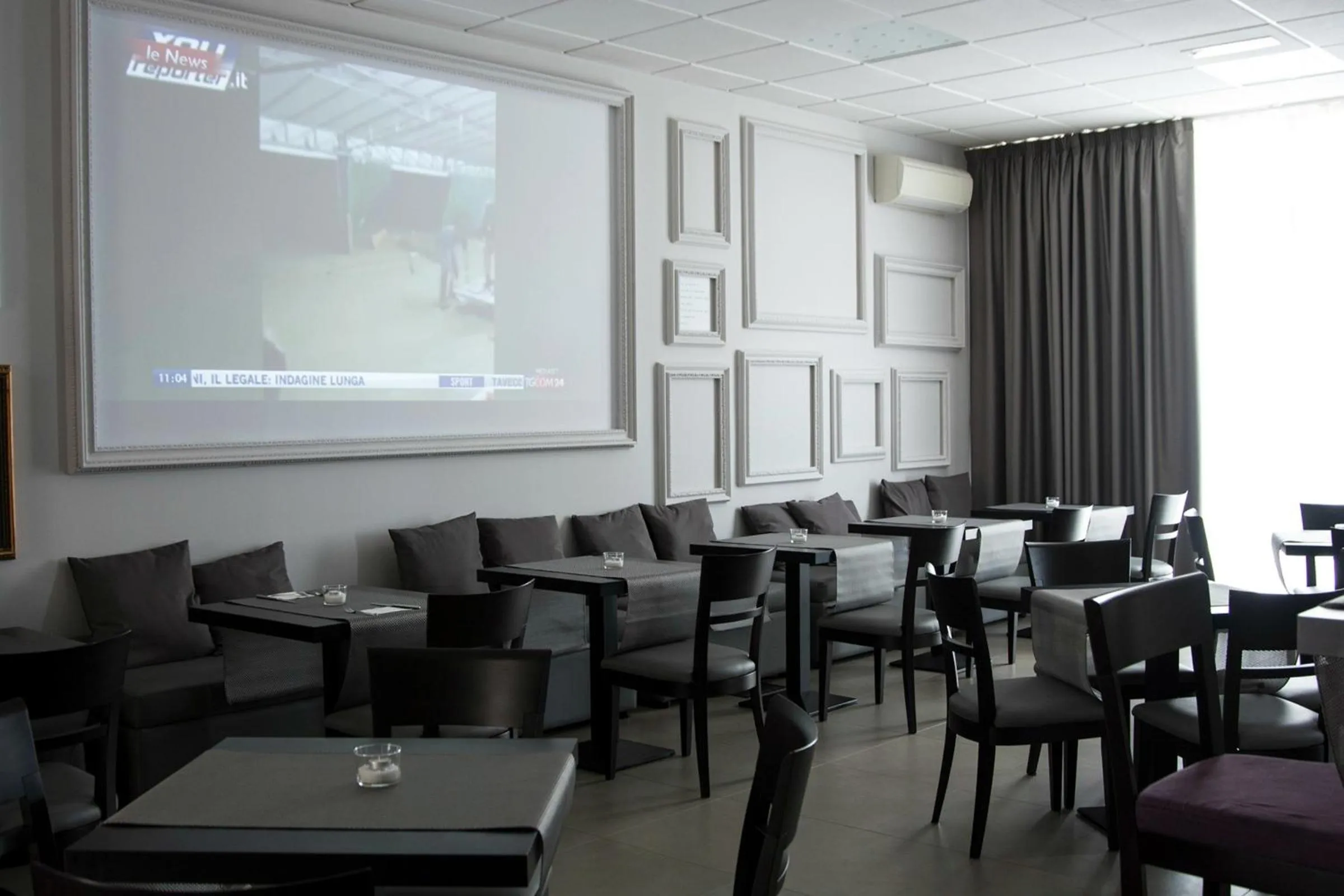 Communal lounge/ TV room in Castelmartini Wellness & Business Hotel