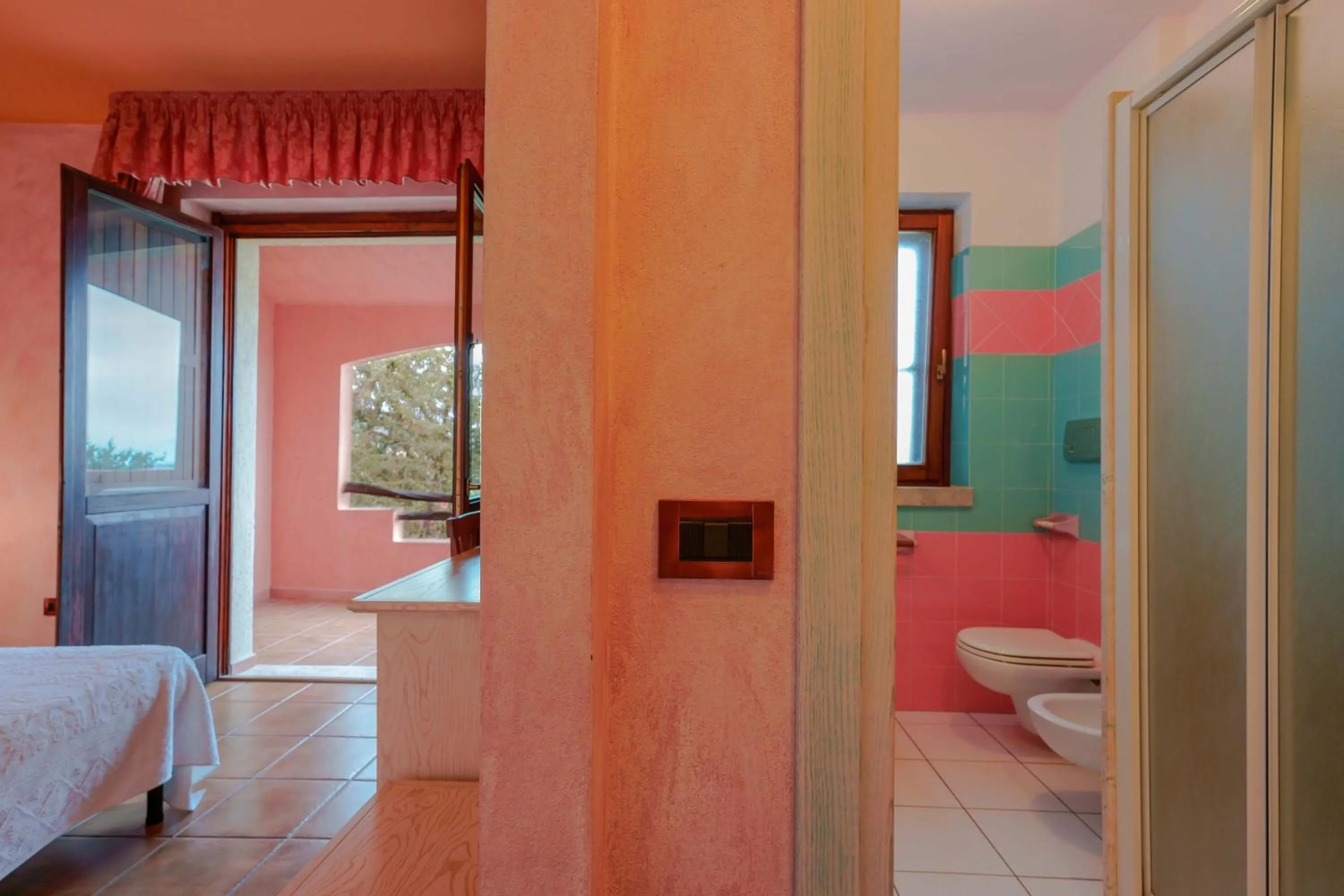 Bathroom, Bed in Hotel I Ginepri