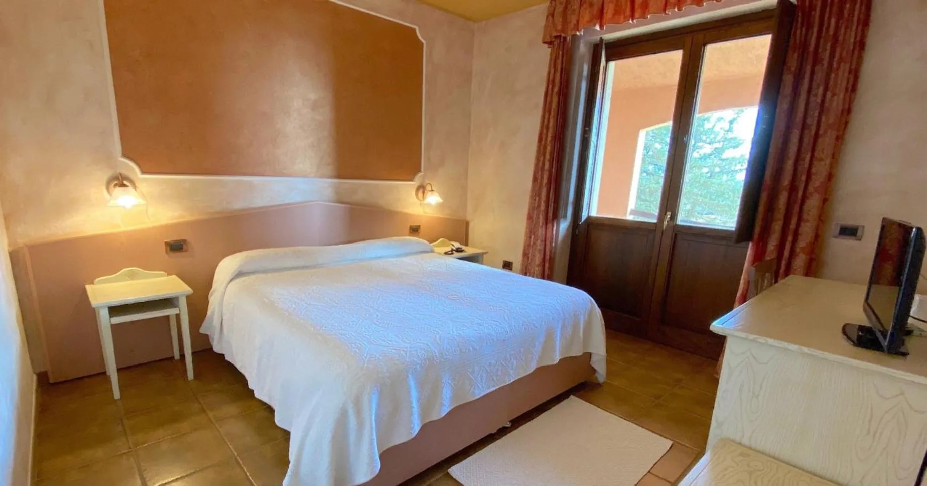 Bedroom, Bed in Hotel I Ginepri