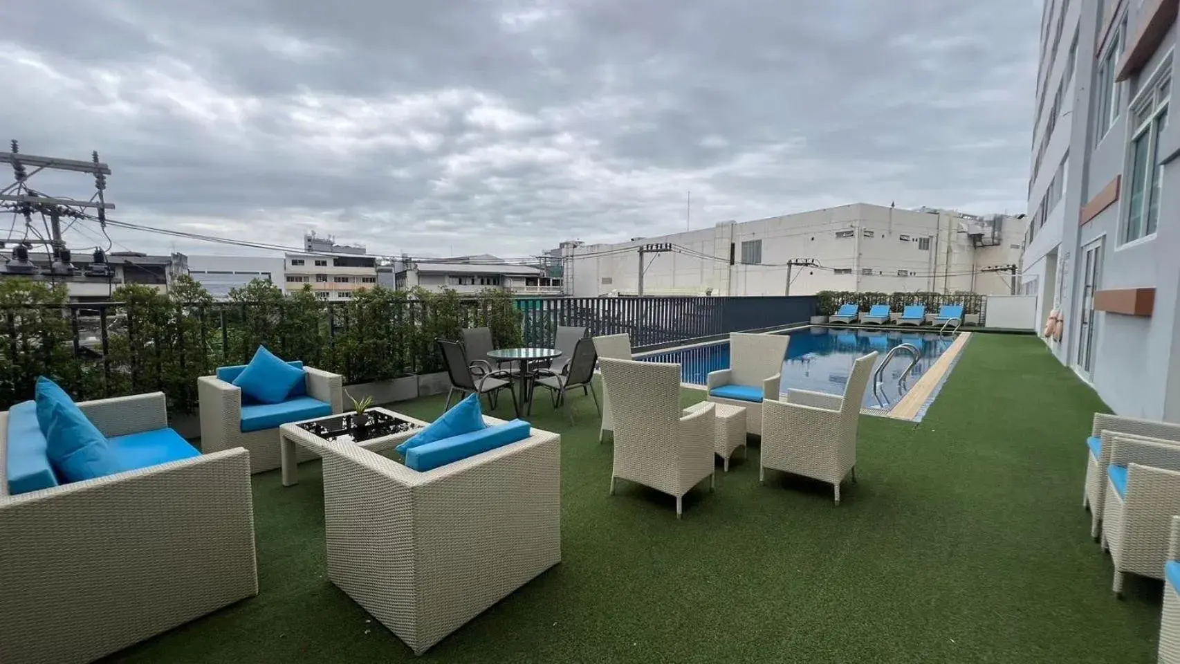 Pool view in Star Hotel Chiang Mai - SHA Extra Pus Pool view in Star Hotel Chiang Mai - SHA Extra Pus