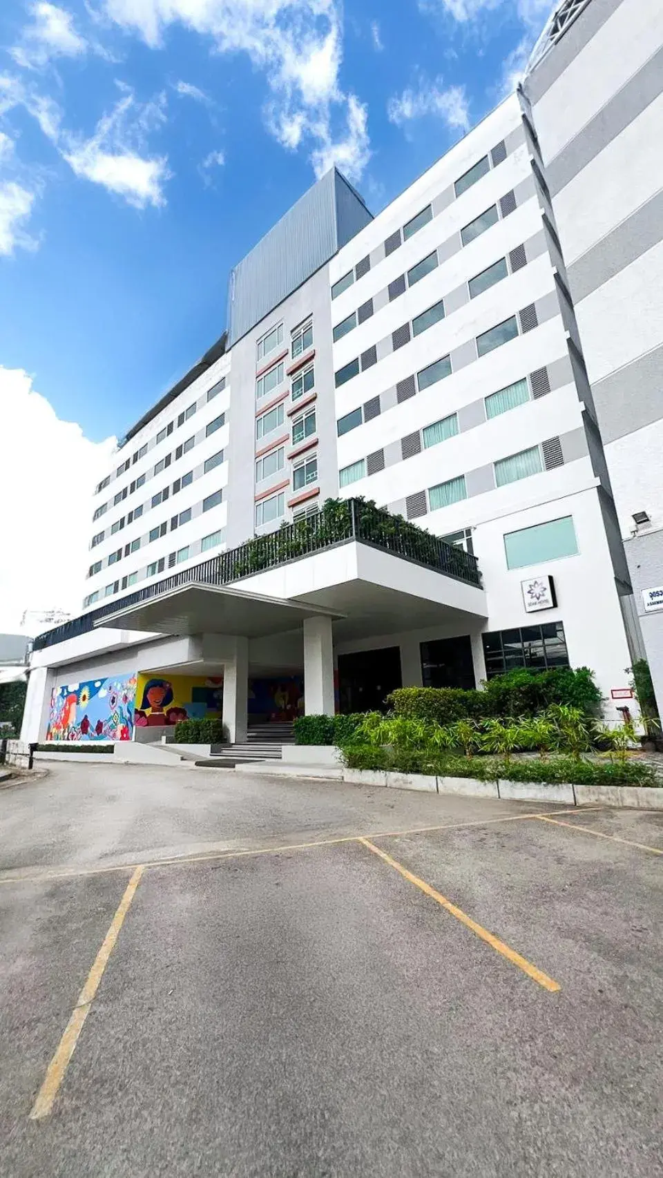 Property building in Star Hotel Chiang Mai - SHA Extra Pus Property building in Star Hotel Chiang Mai - SHA Extra Pus