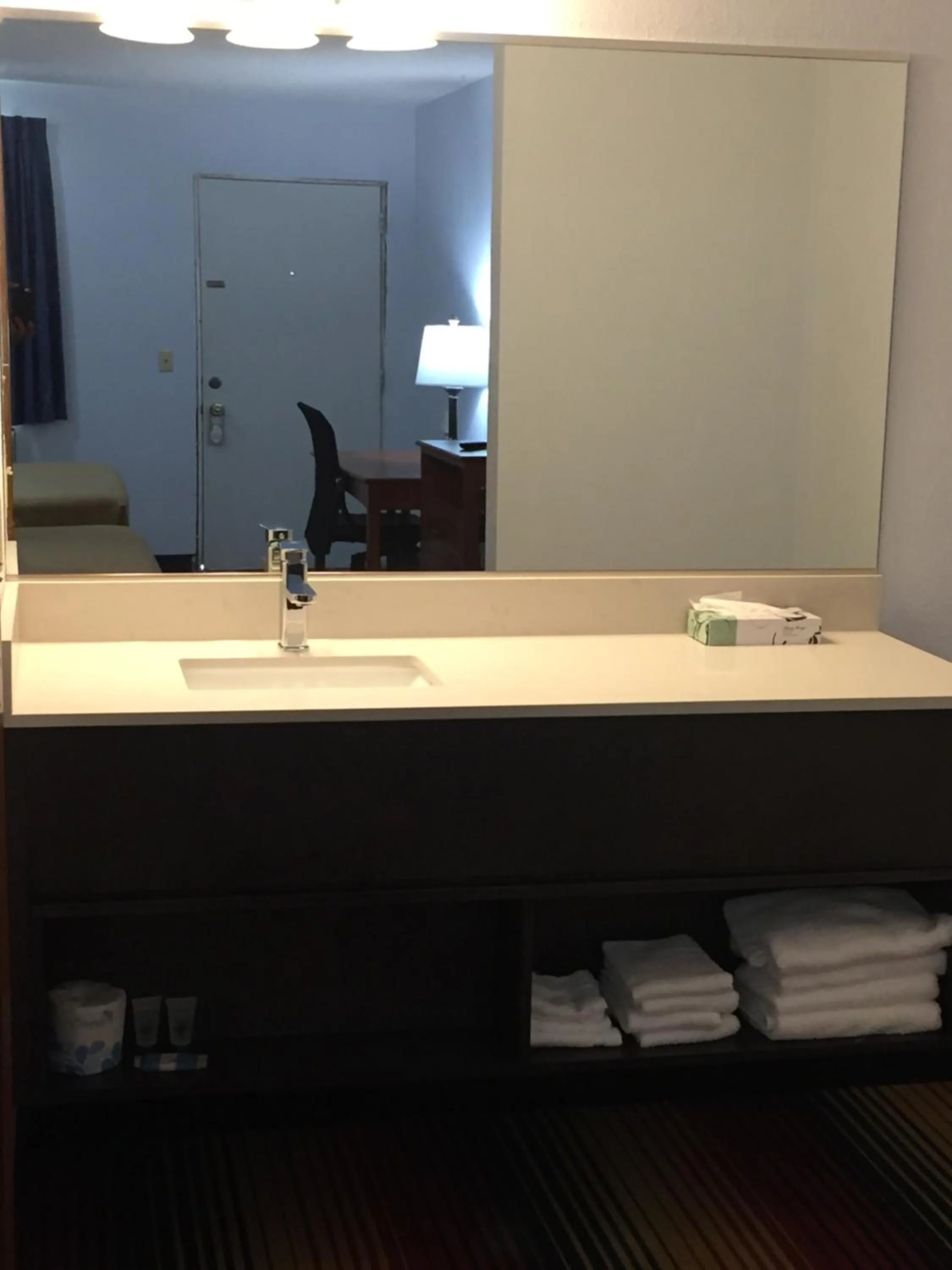 Bathroom in Travelodge by Wyndham Spirit Lake/Okoboji