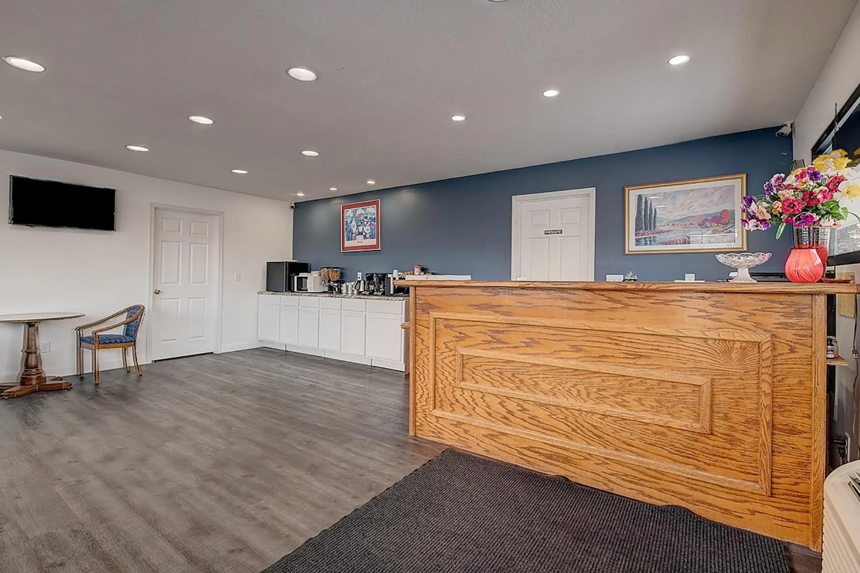 Lobby or reception in Travelodge by Wyndham Spirit Lake/Okoboji Lobby or reception in Travelodge by Wyndham Spirit Lake/Okoboji