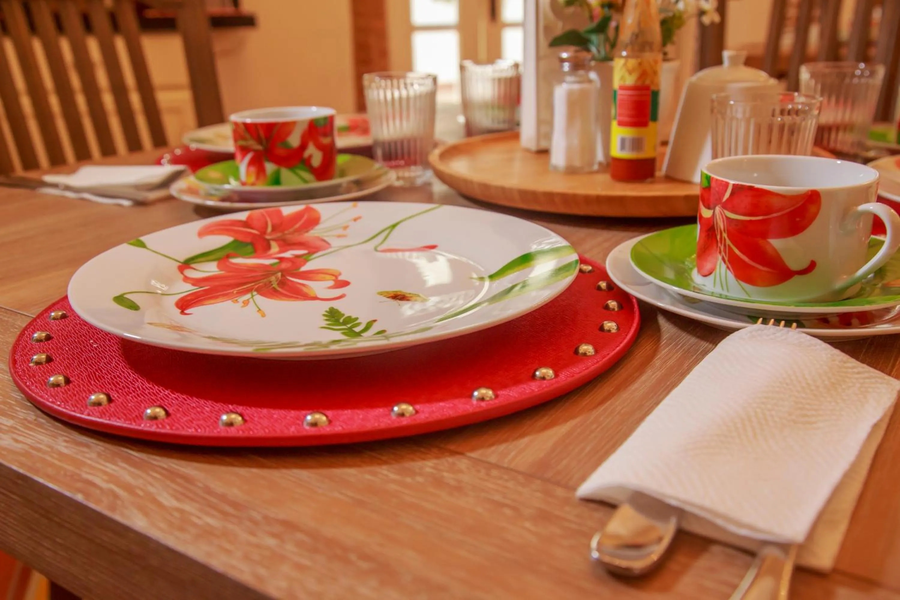 Restaurant/places to eat in Colonial 154 H Boutique