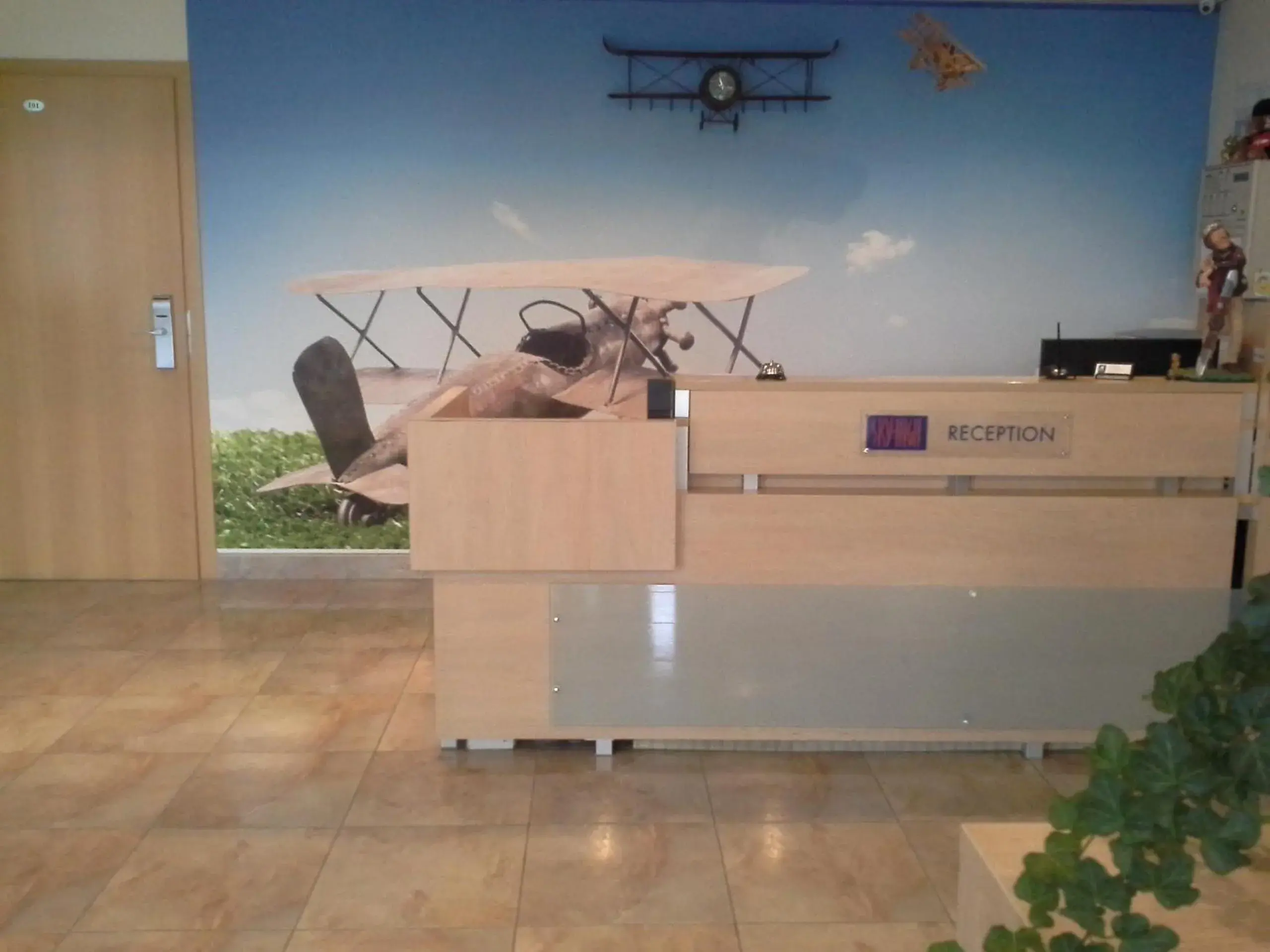 Lobby or reception in Sky High Hotel Airport 200 meters from the terminal Lobby or reception in Sky High Hotel Airport 200 meters from the terminal