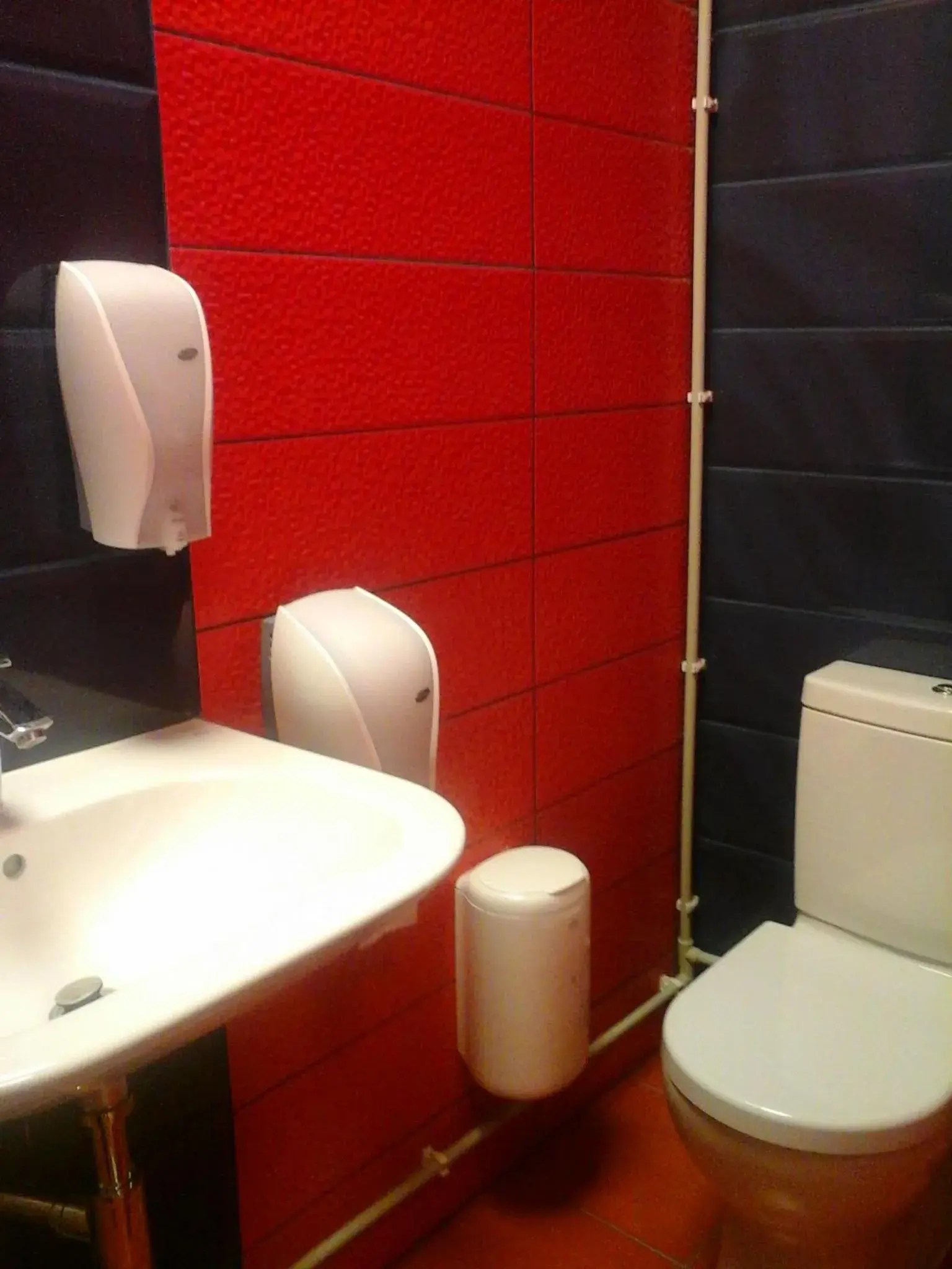 Decorative detail in Sky High Hotel Airport 200 meters from the terminal Decorative detail in Sky High Hotel Airport 200 meters from the terminal