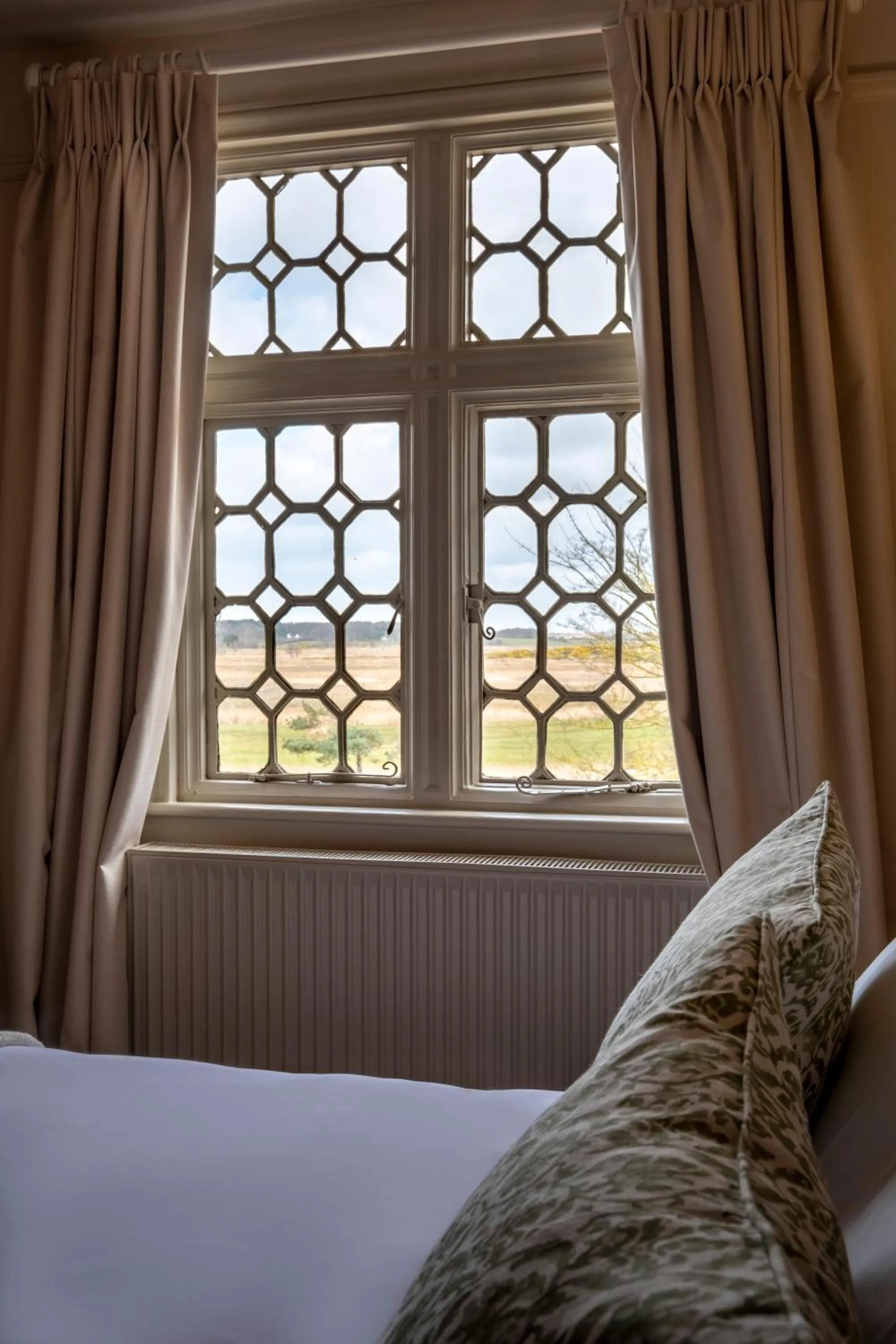 Bedroom, Bed in The Ship At Dunwich