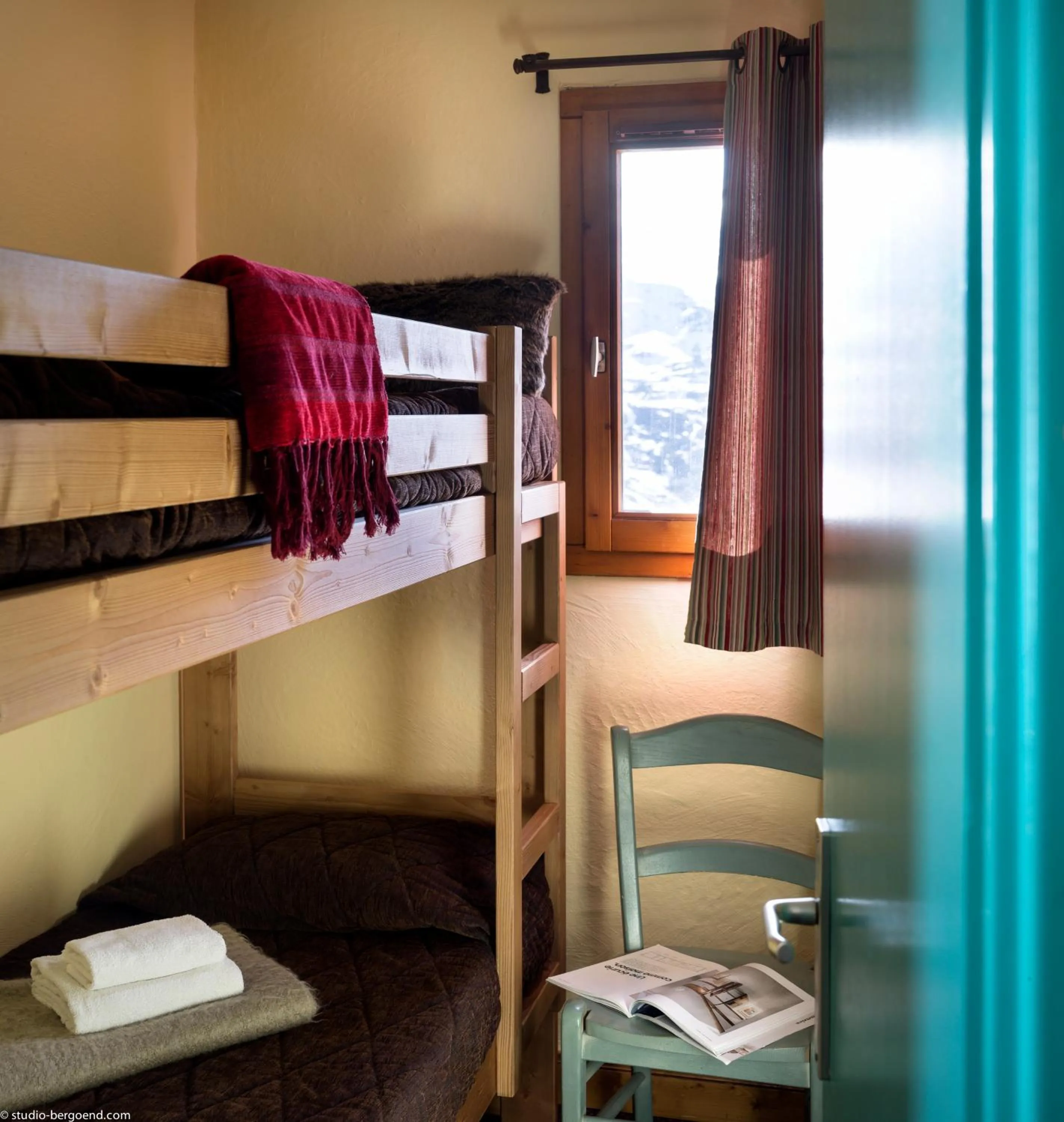 Bedroom, Bed in Le Cheval Blanc - Village Montana