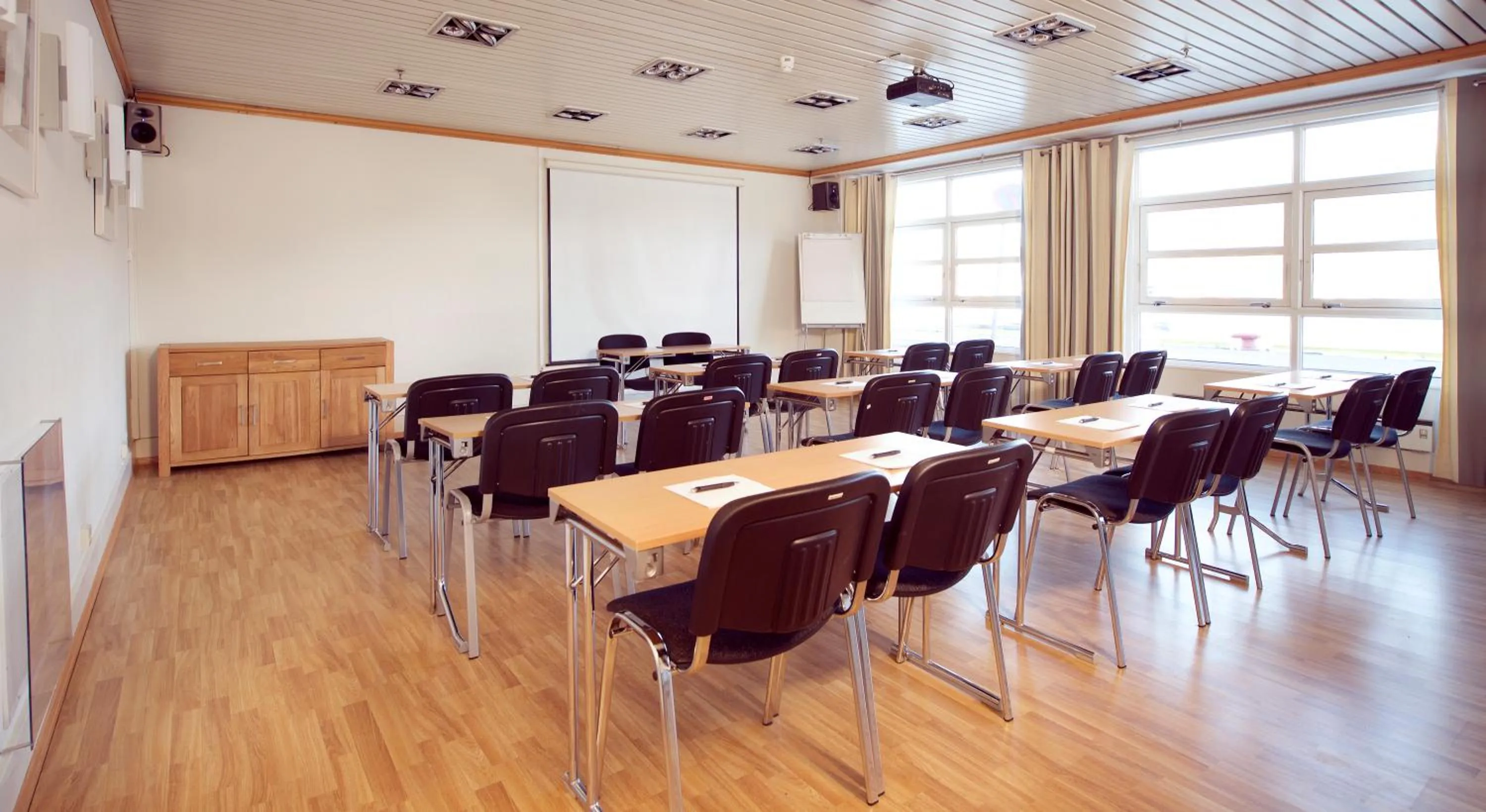 Meeting/conference room in Home Hotel With