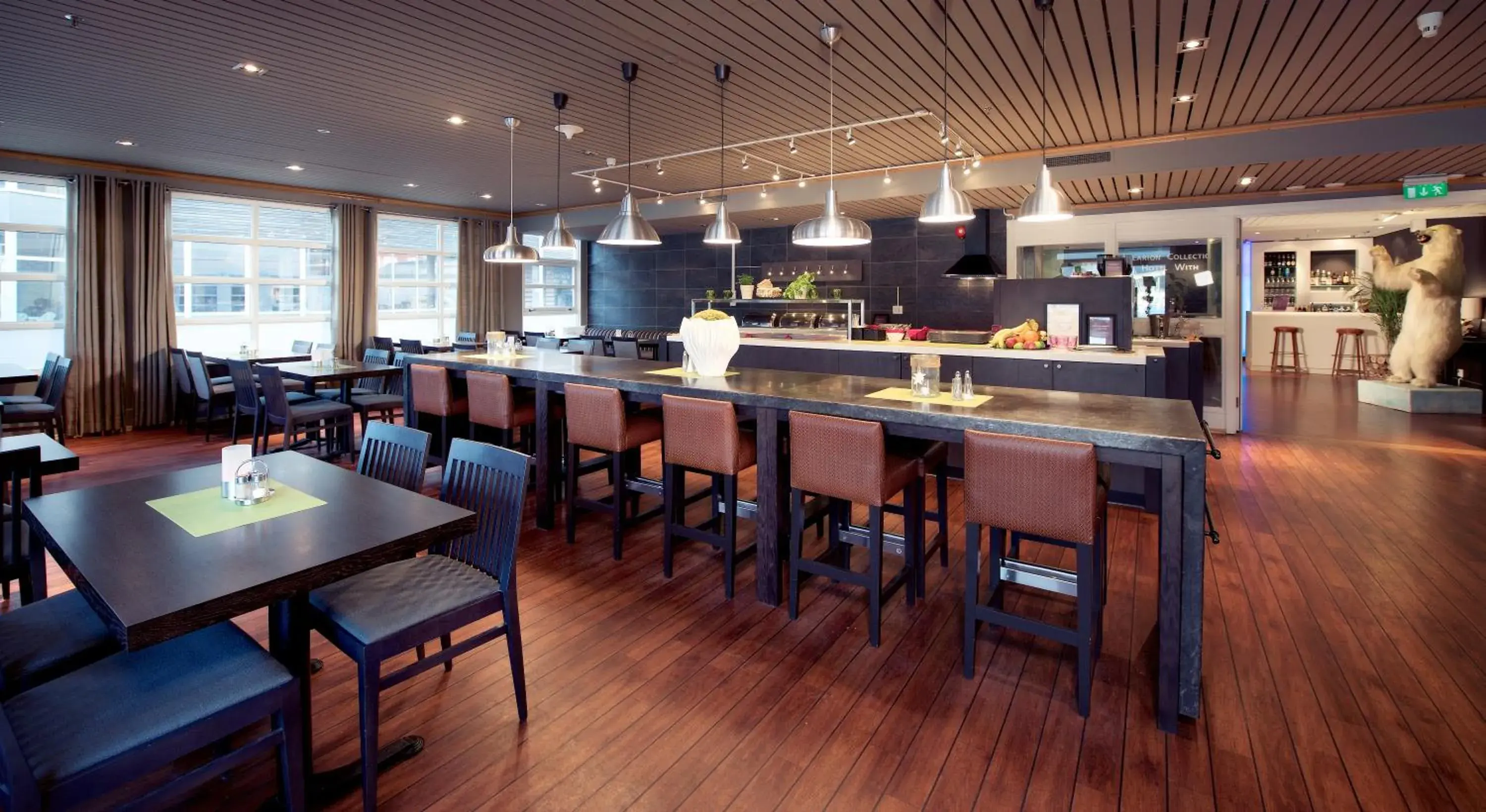 Restaurant/places to eat in Home Hotel With Restaurant/places to eat in Home Hotel With