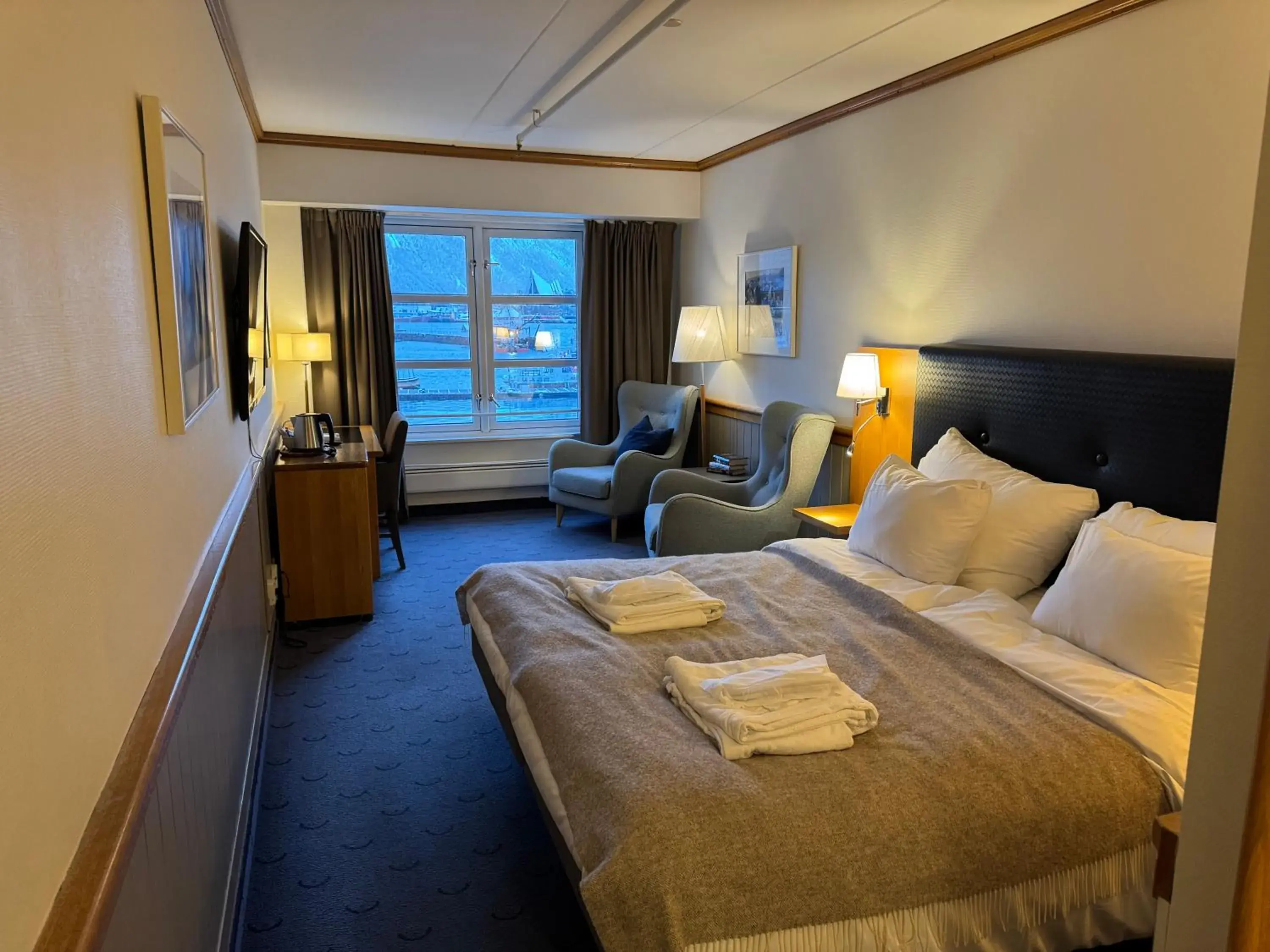 Photo of the whole room, Bed in Home Hotel With Photo of the whole room, Bed in Home Hotel With