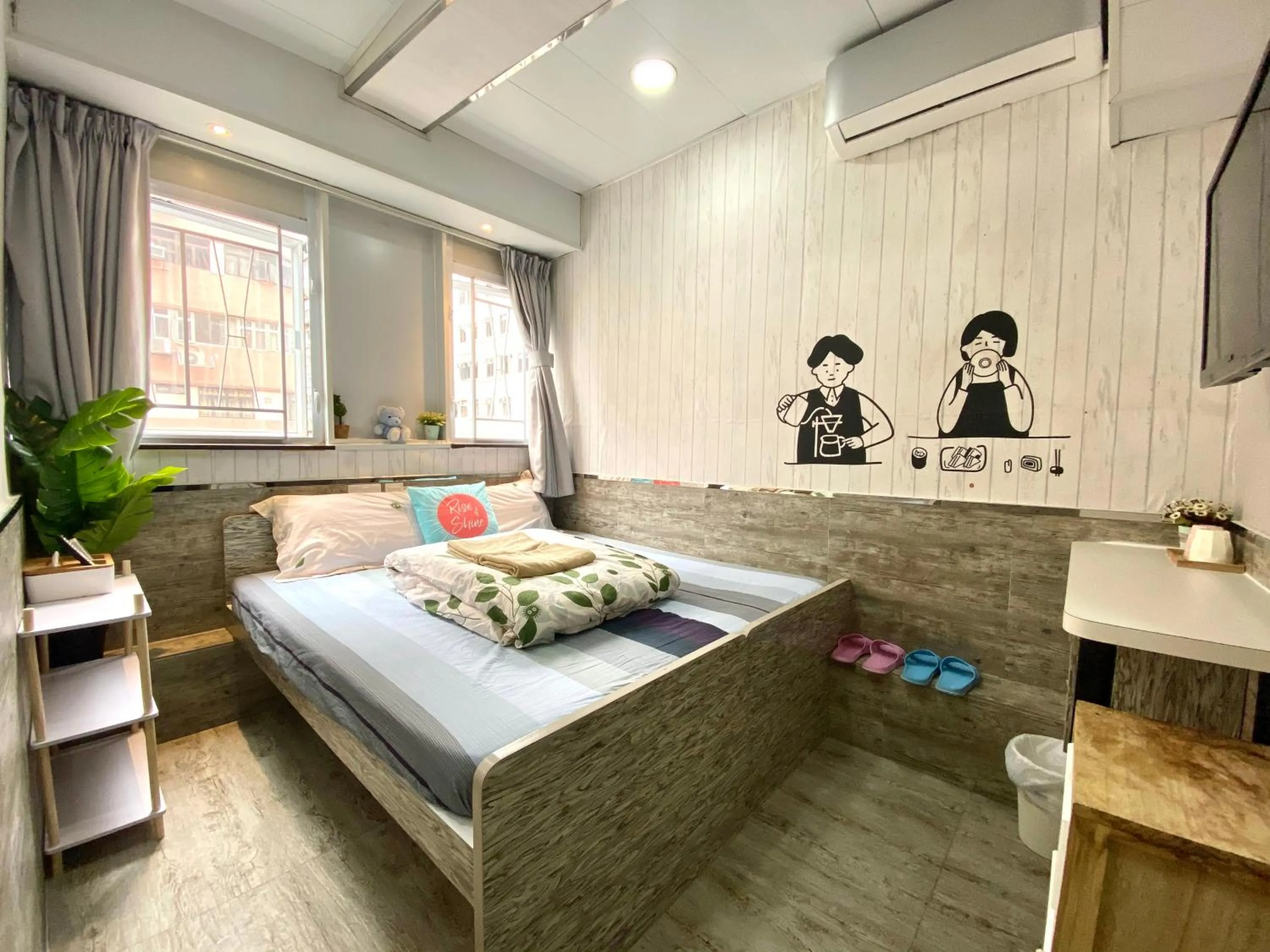Bed in Hong Kong Hostel (Tsim Sha Tsui Mansion)