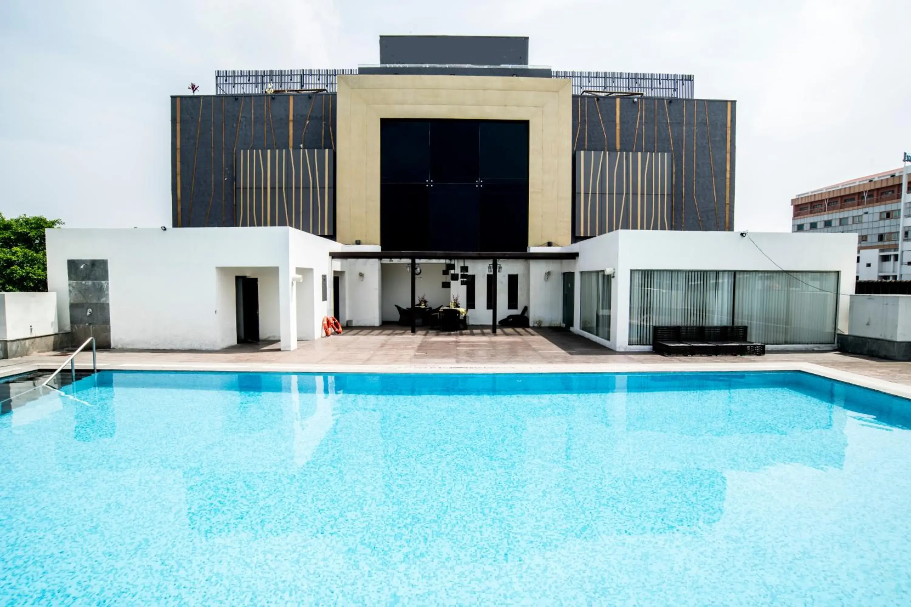 Swimming pool in Hash Six Hotels Swimming pool in Hash Six Hotels