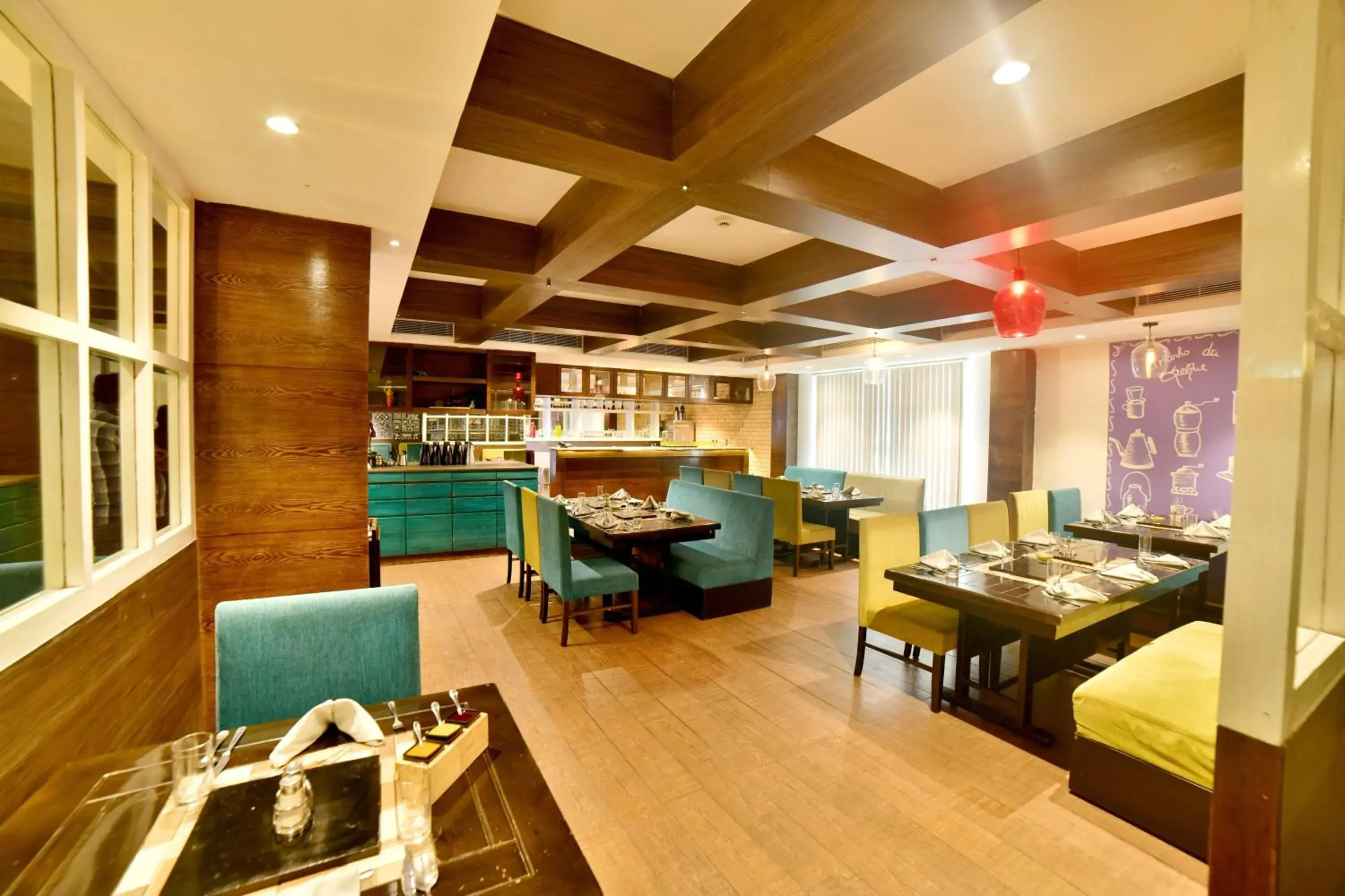 Restaurant/places to eat in Hash Six Hotels Restaurant/places to eat in Hash Six Hotels