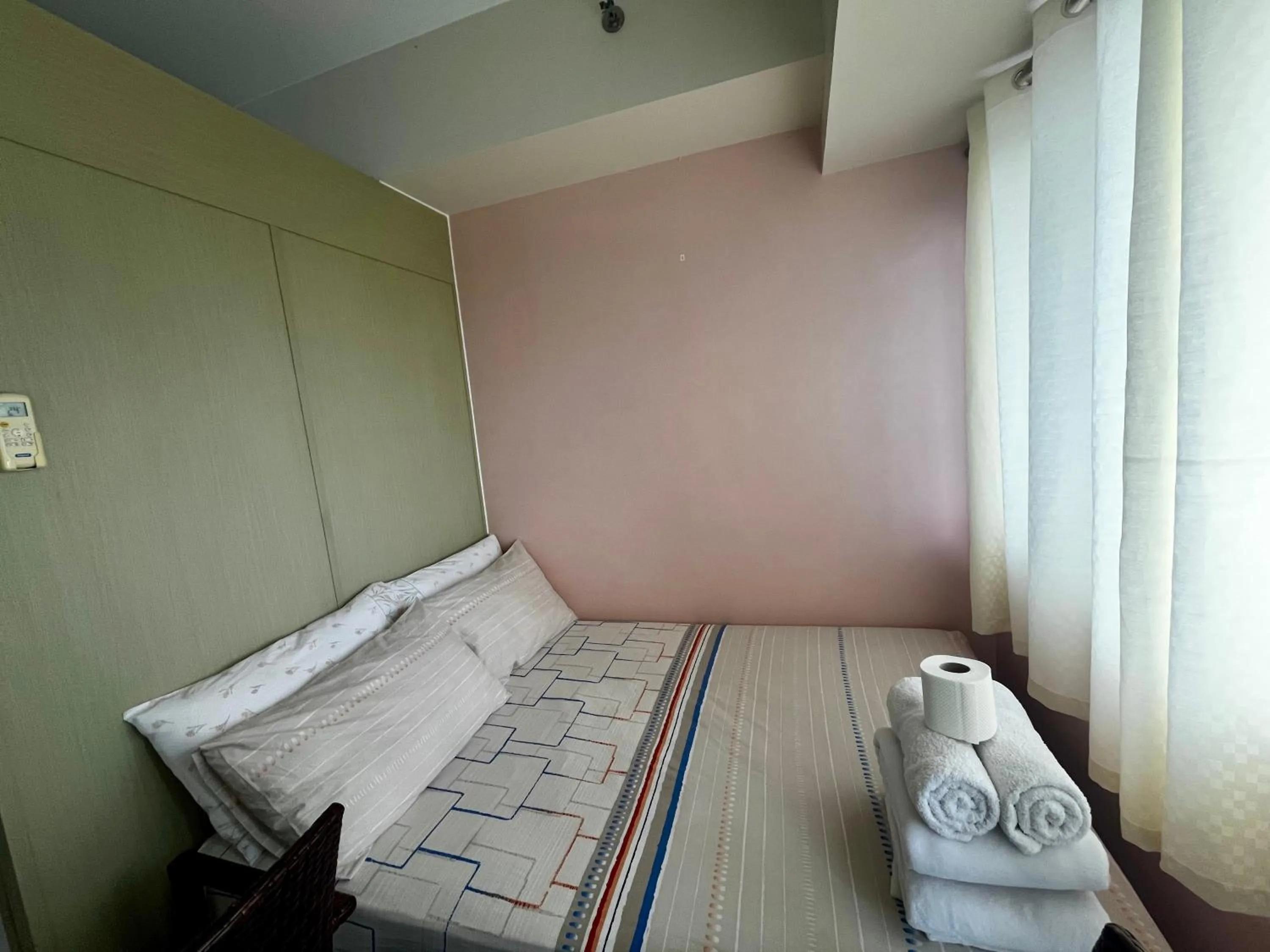 Bed in Tagaytay Condotel