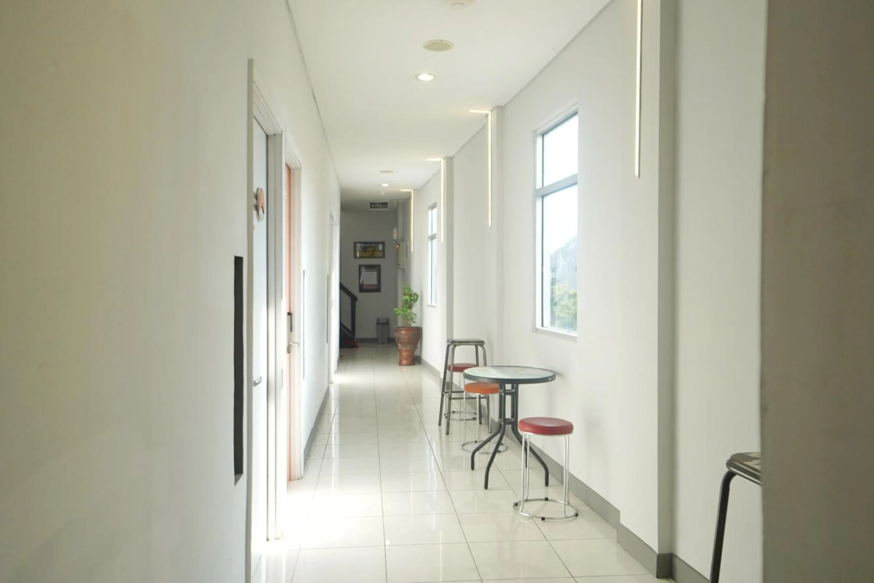 Front One Budget Hotel Tirtonadi Solo