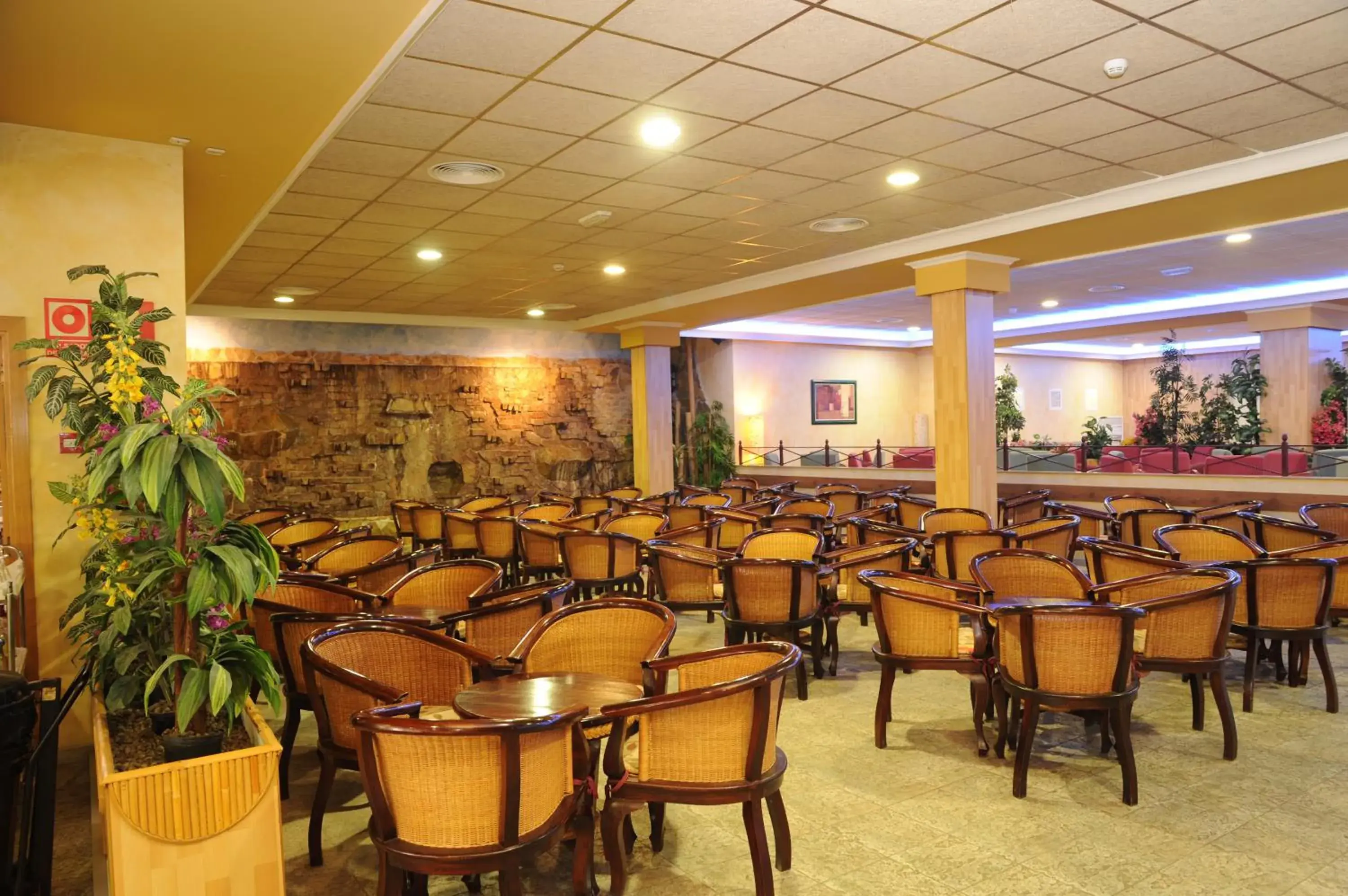 Lounge or bar in Hotel La Rápita Lounge or bar in Hotel La Rápita