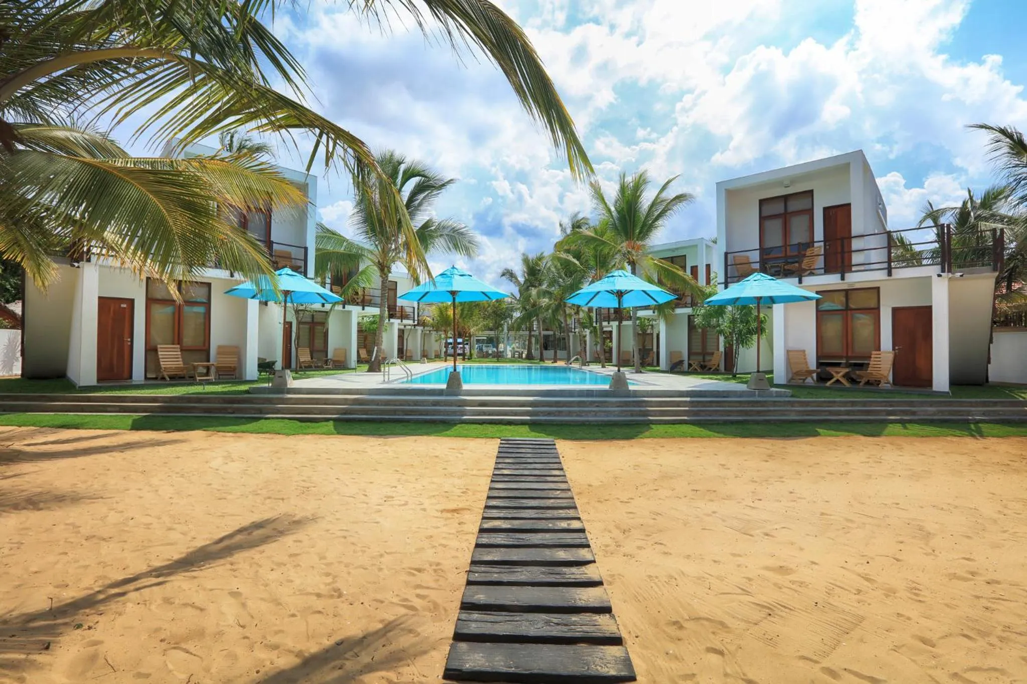 Beach in Arugambay Roccos